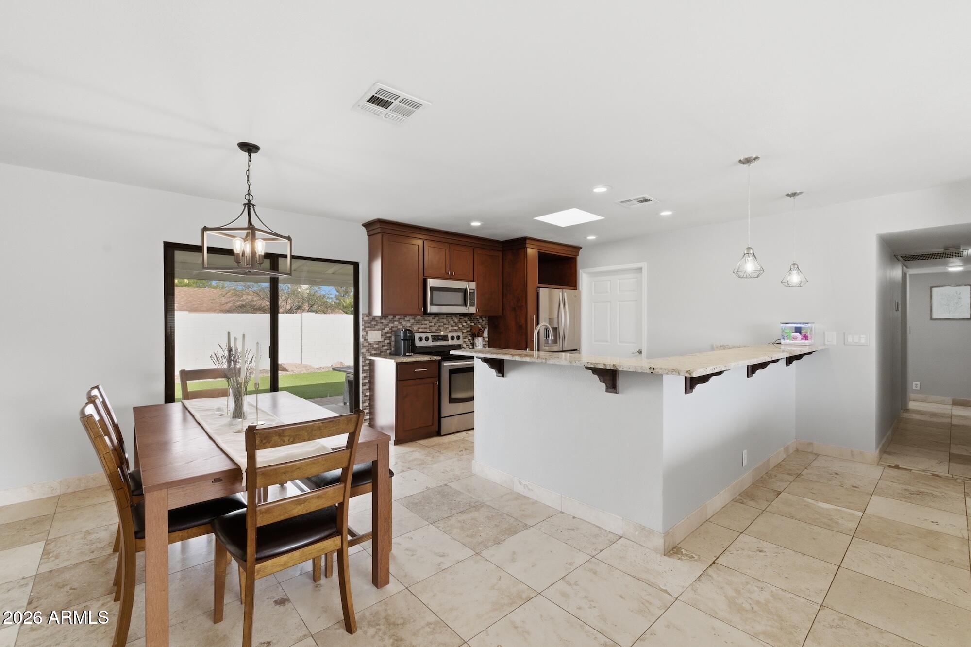 38 W HILLVIEW Street