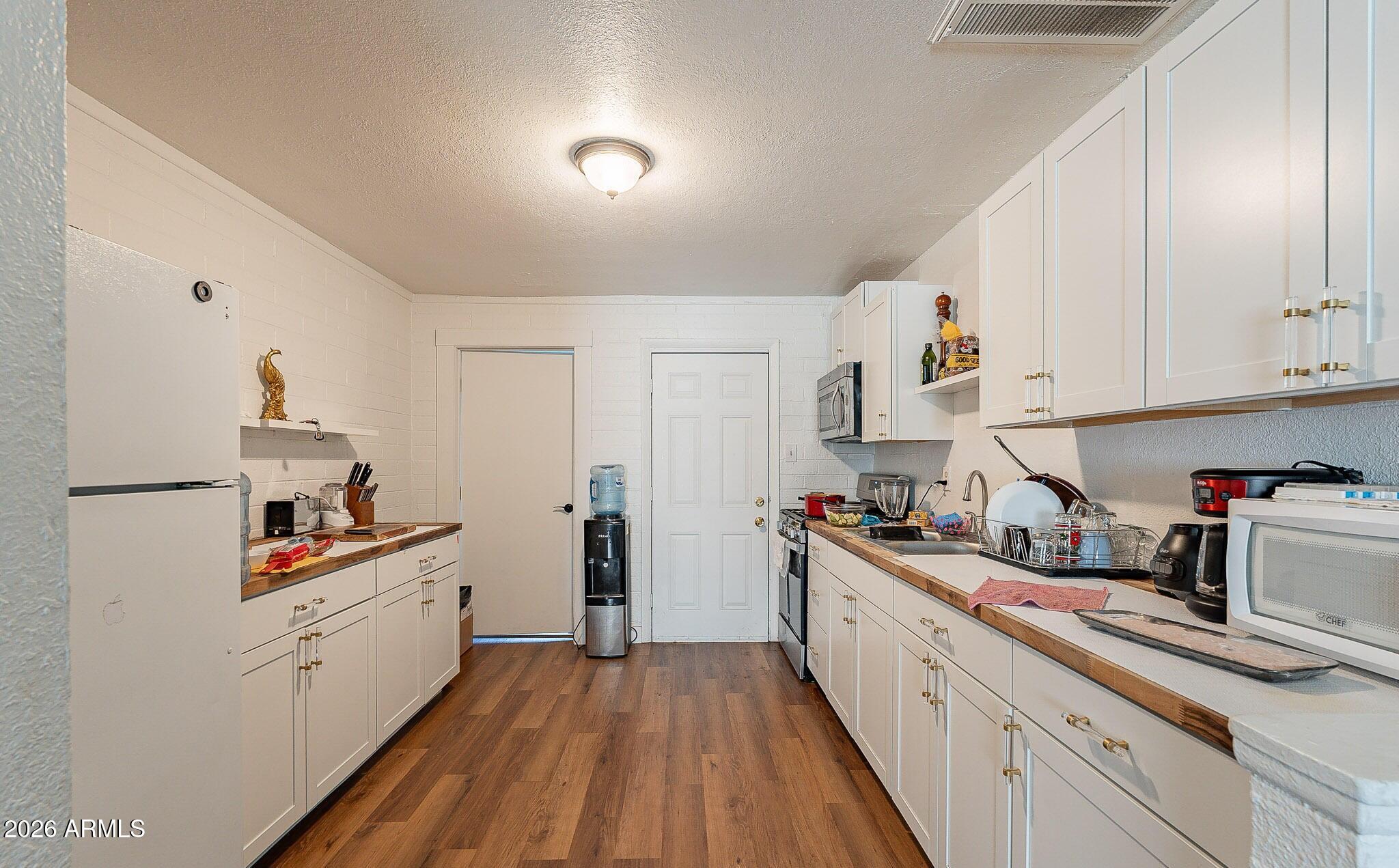 1021 N HAROLD Street