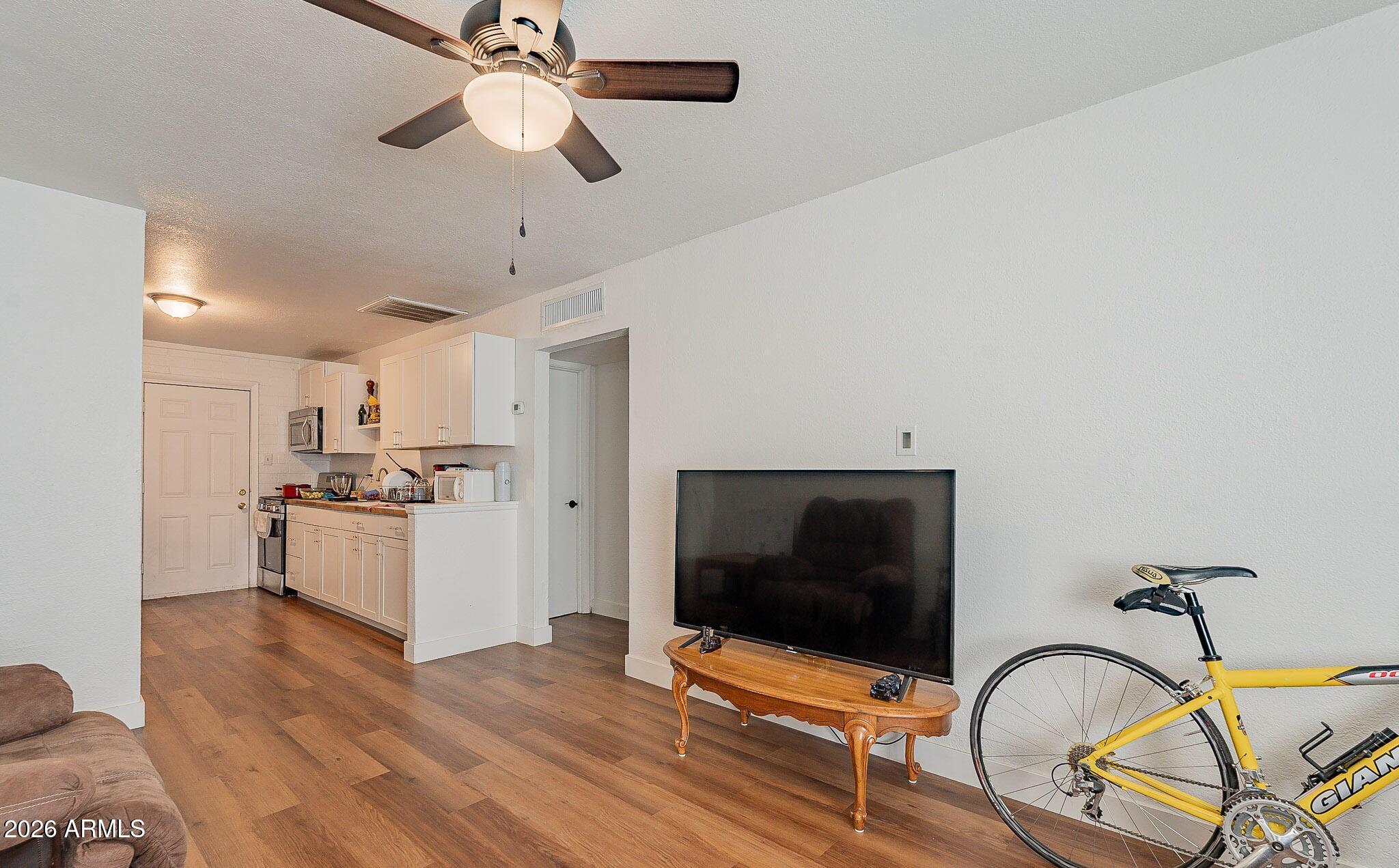 1021 N HAROLD Street