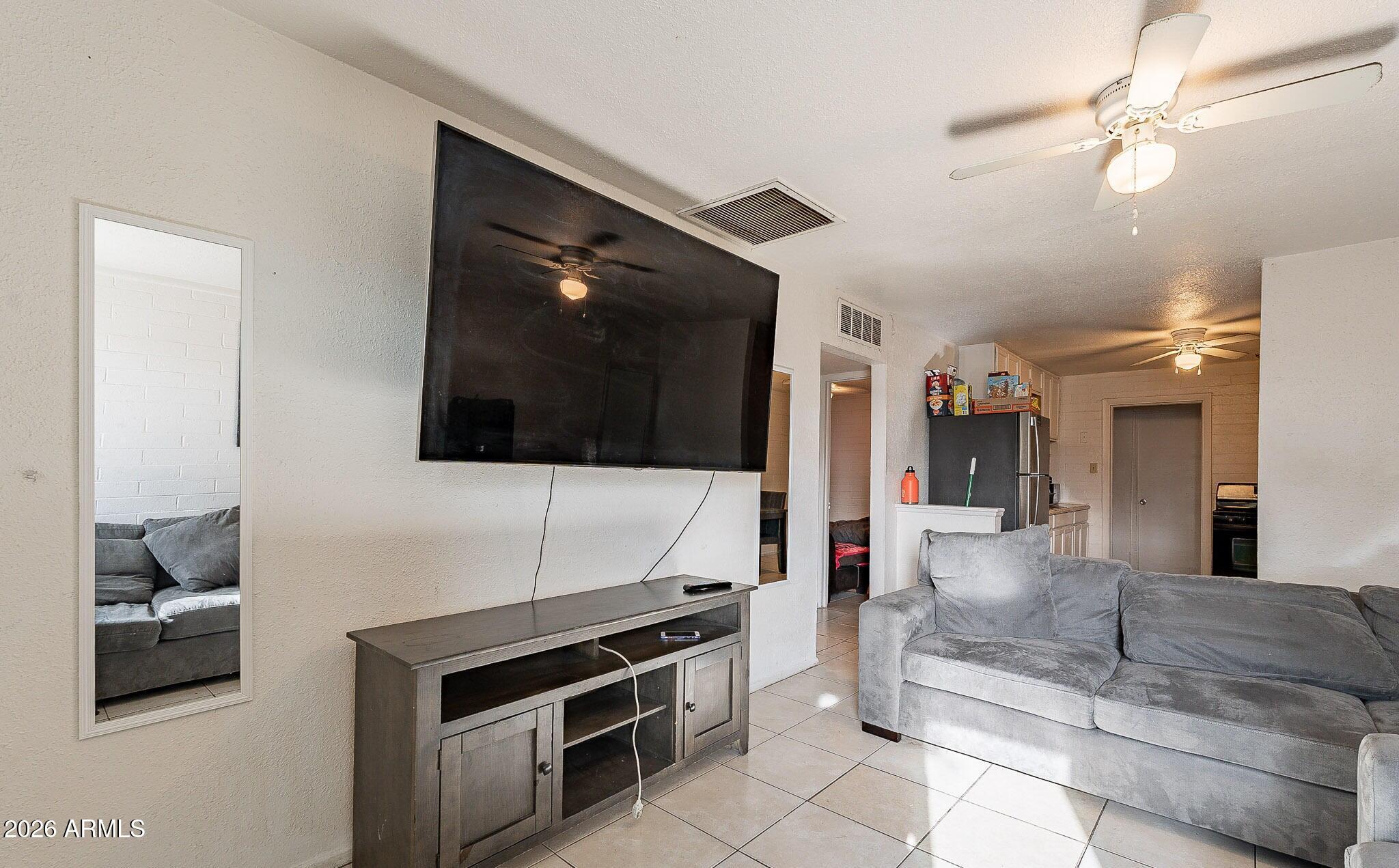 1021 N HAROLD Street