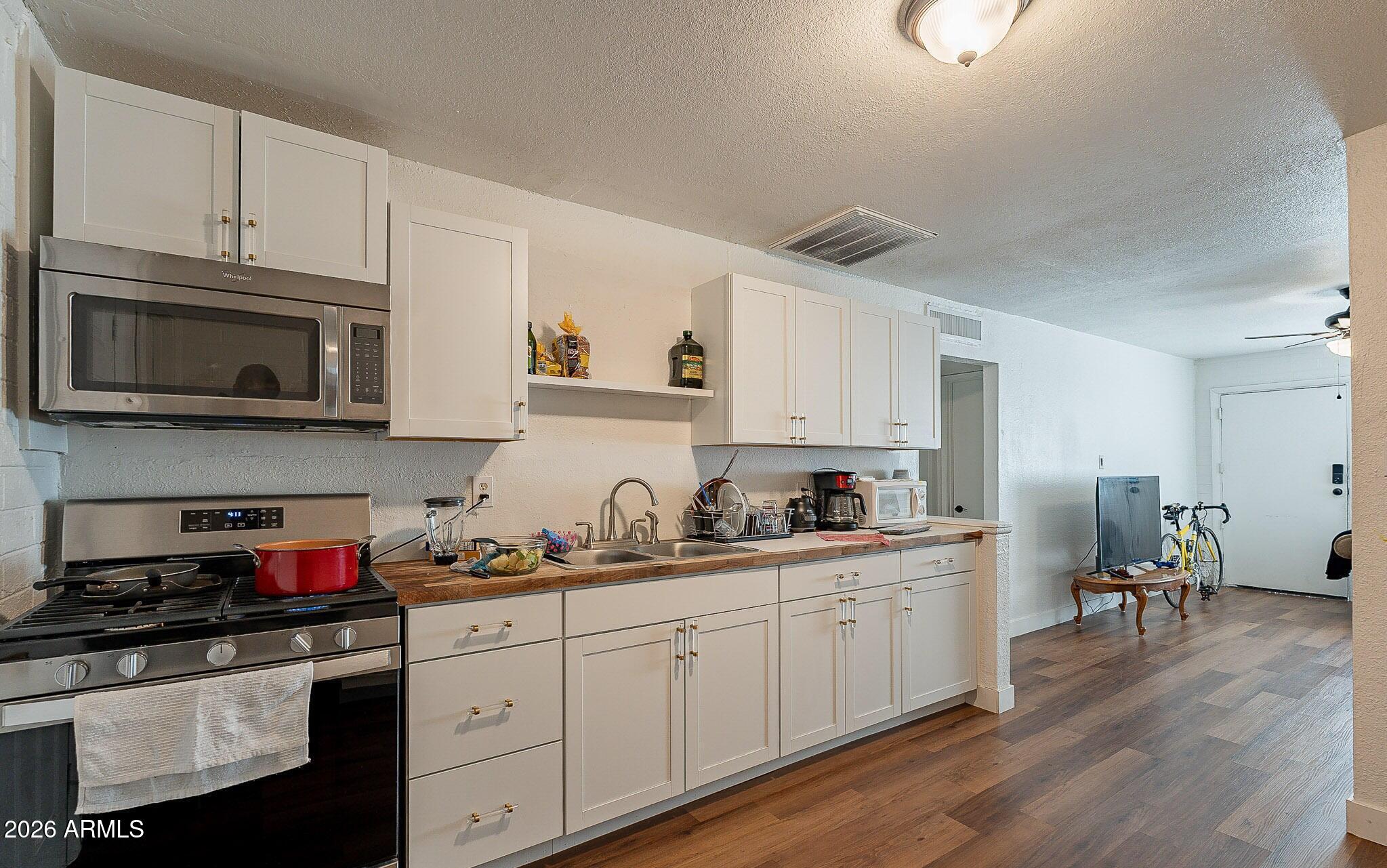 1021 N HAROLD Street