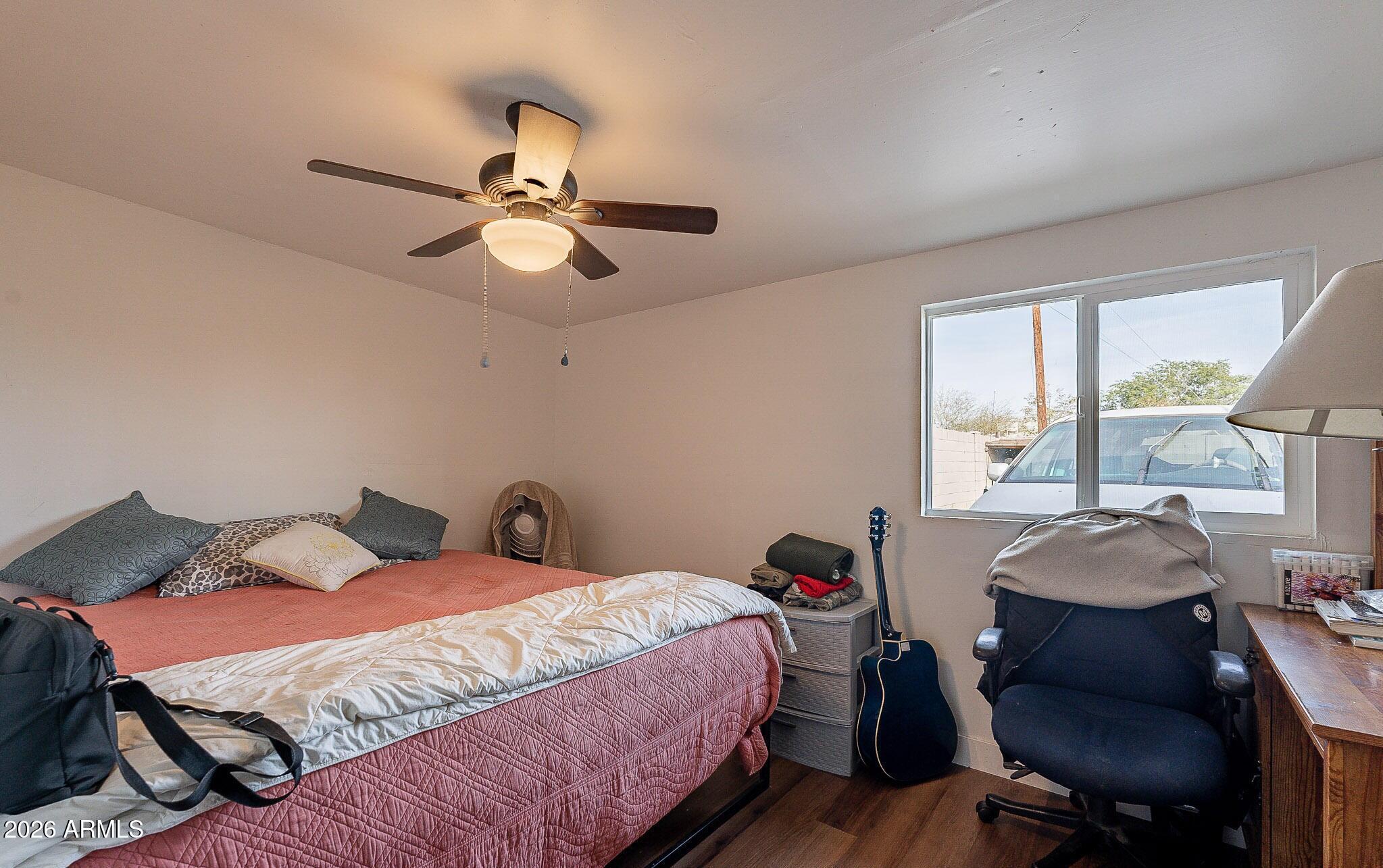 1021 N HAROLD Street