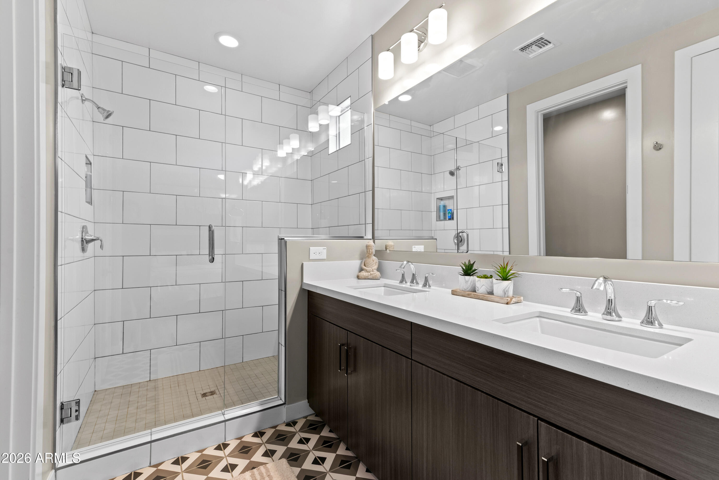 1717 E MORTEN Avenue 3