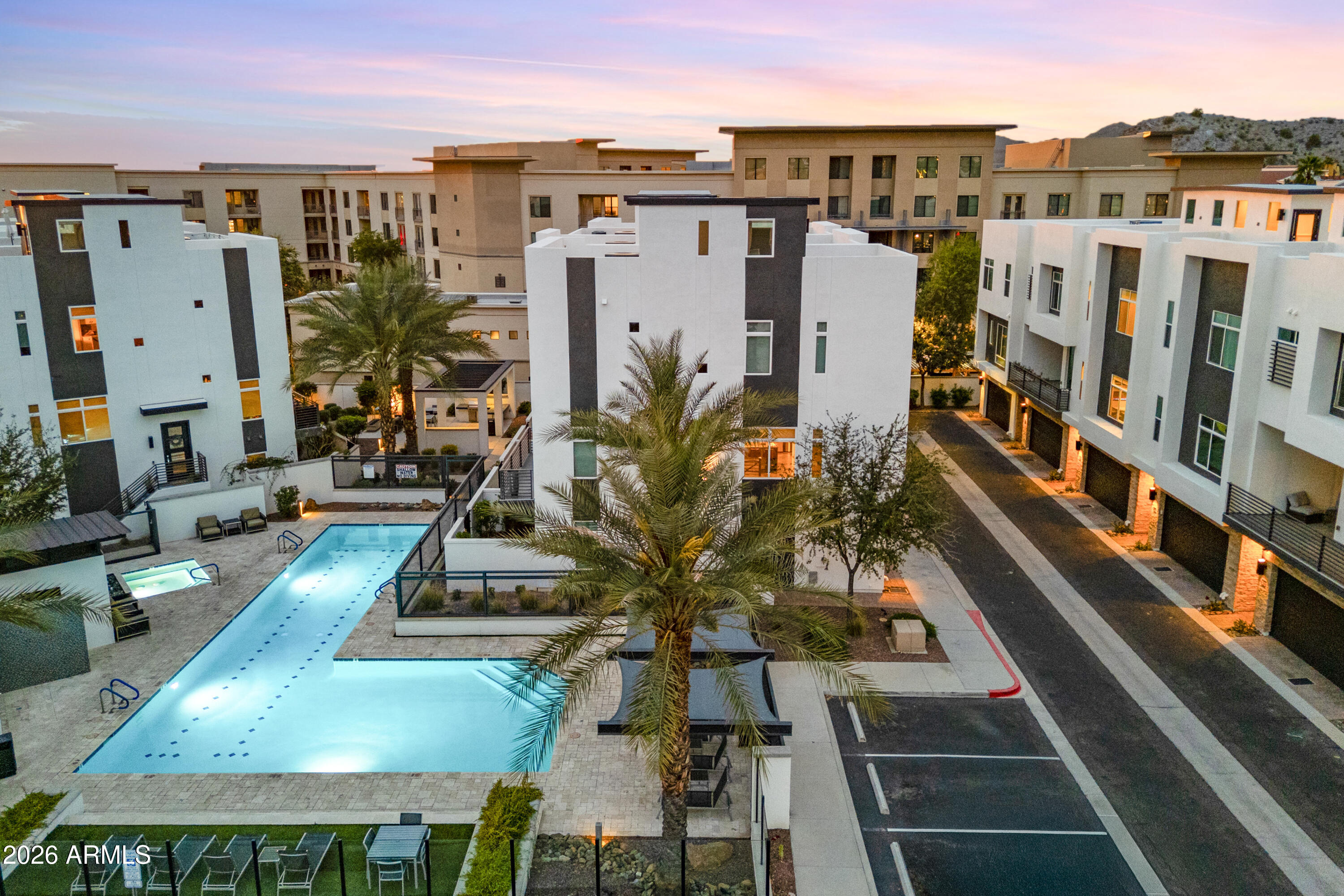 1717 E MORTEN Avenue 3