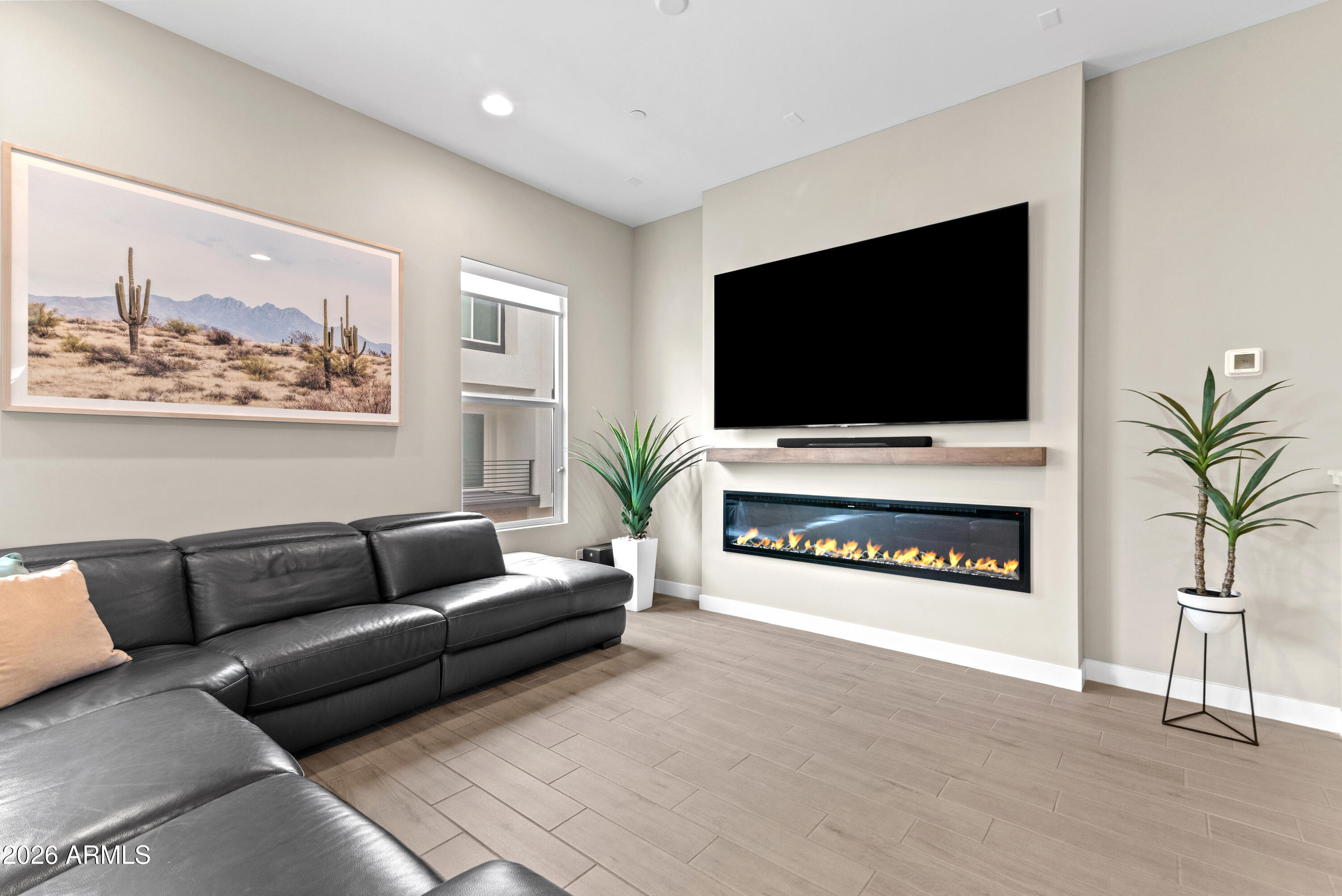 1717 E MORTEN Avenue 3