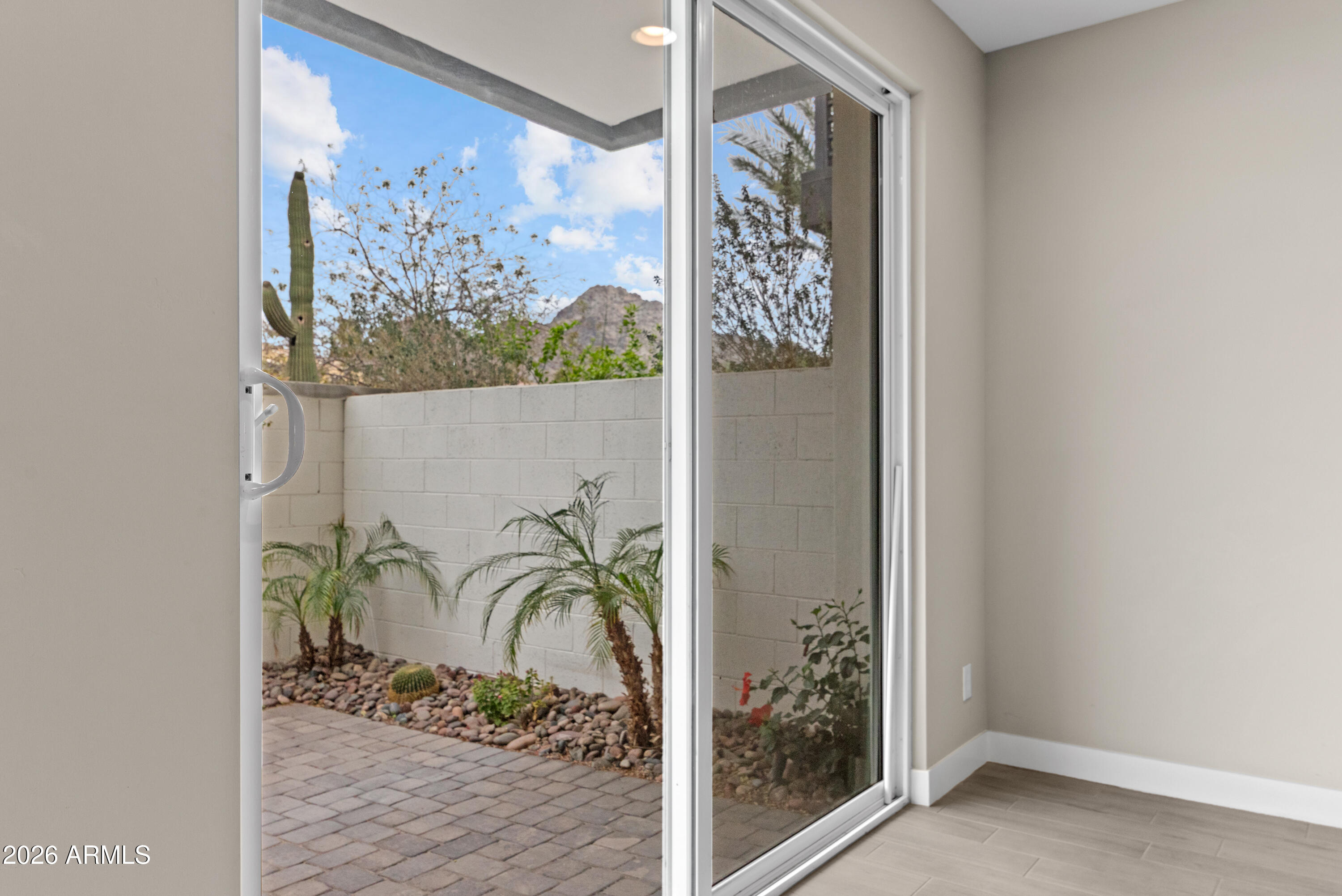 1717 E MORTEN Avenue 3