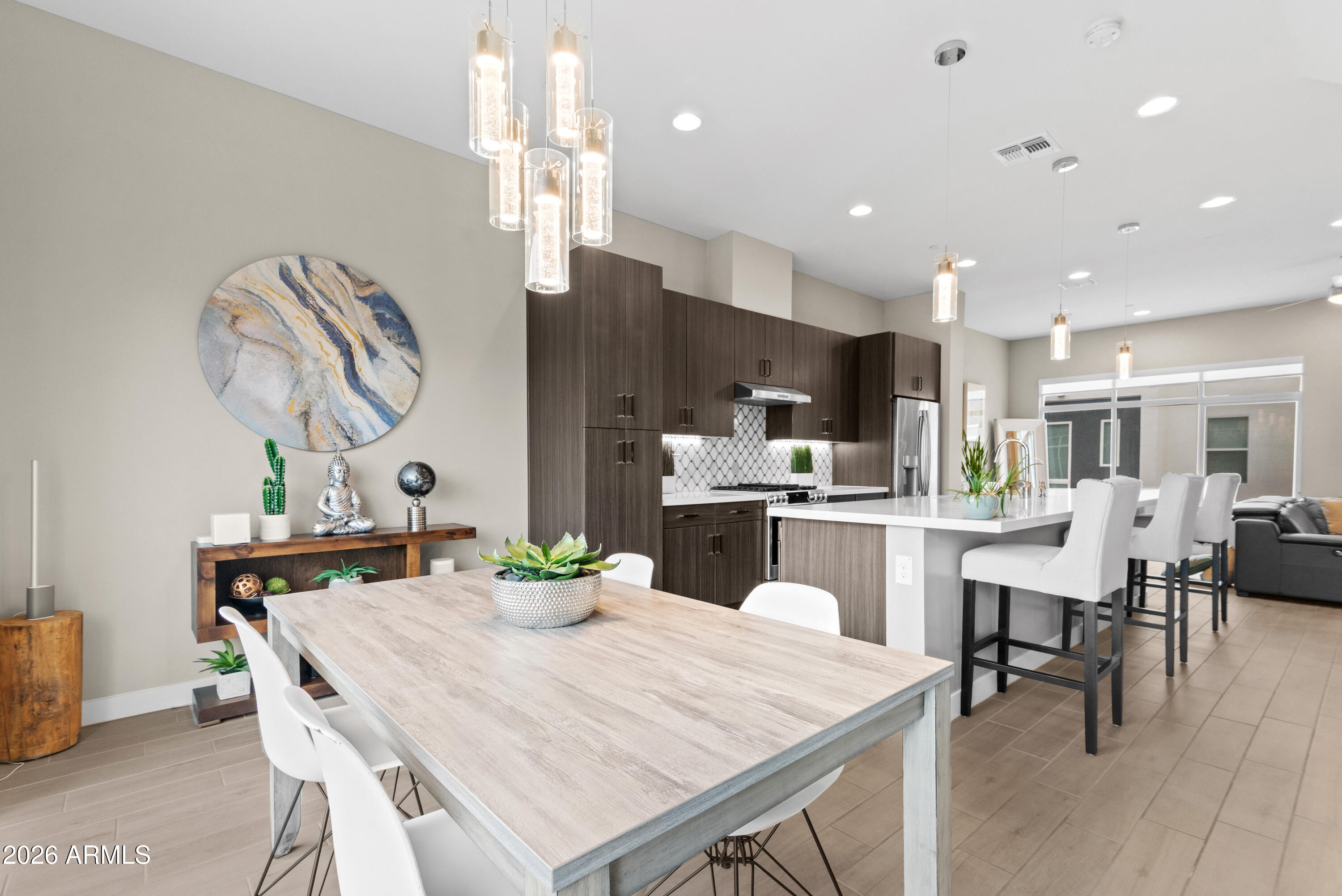 1717 E MORTEN Avenue 3