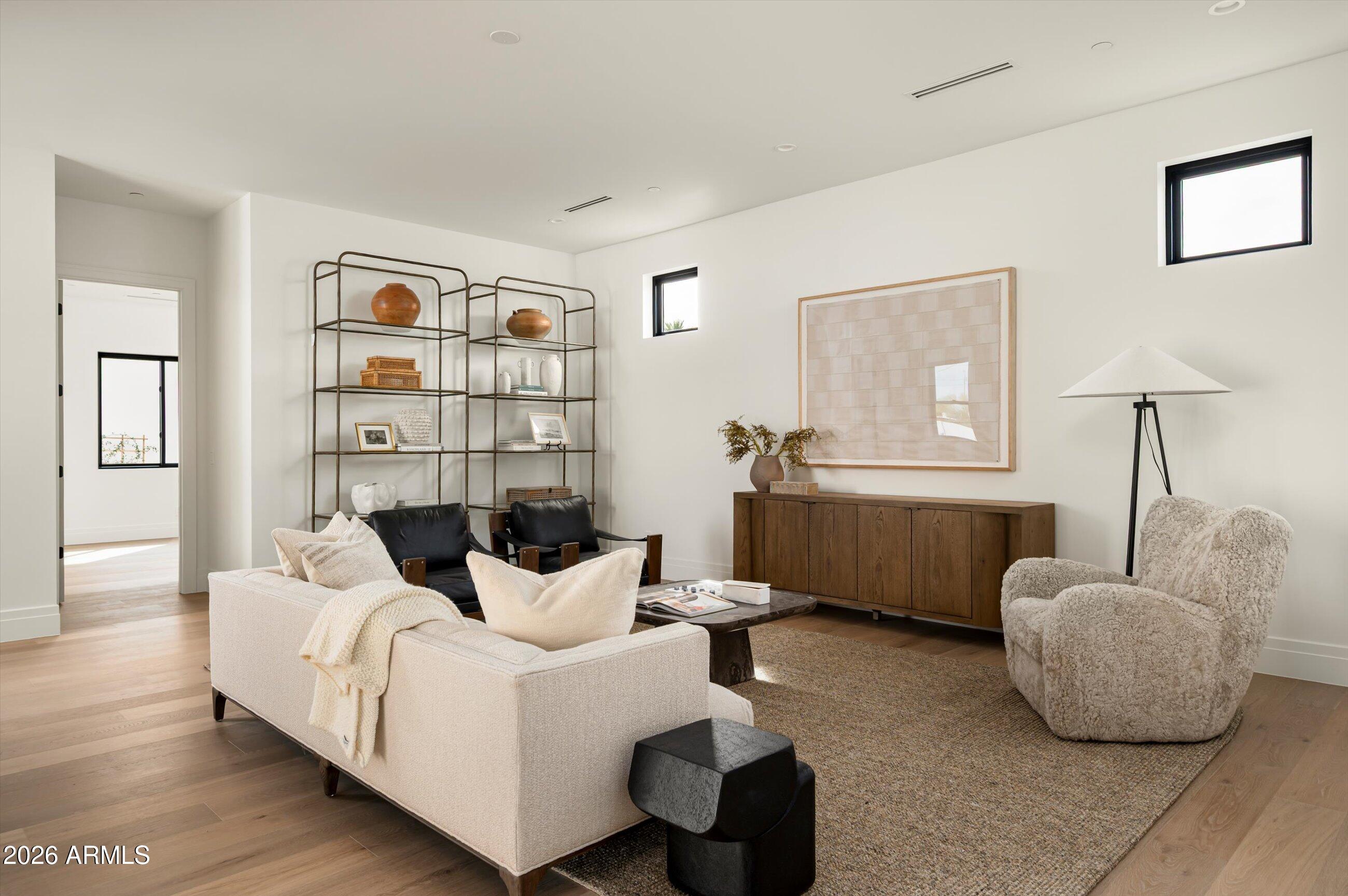 6711 E JENAN Drive