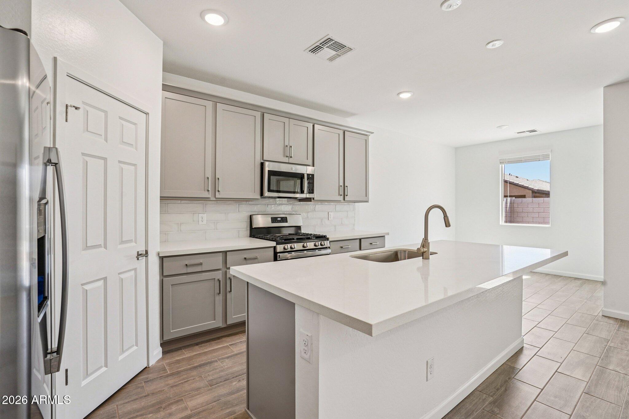 47637 W KENNER Drive