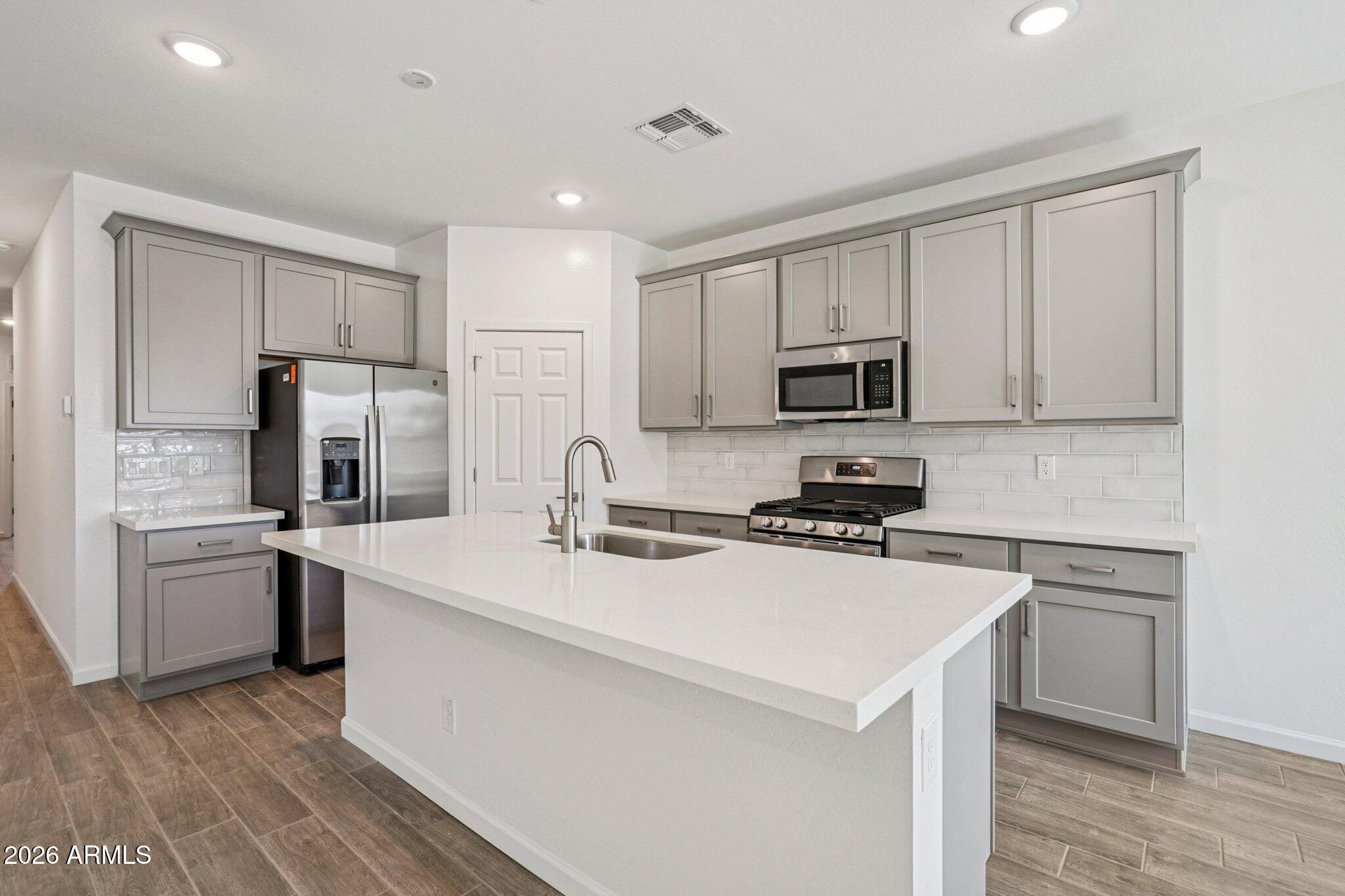 47637 W KENNER Drive