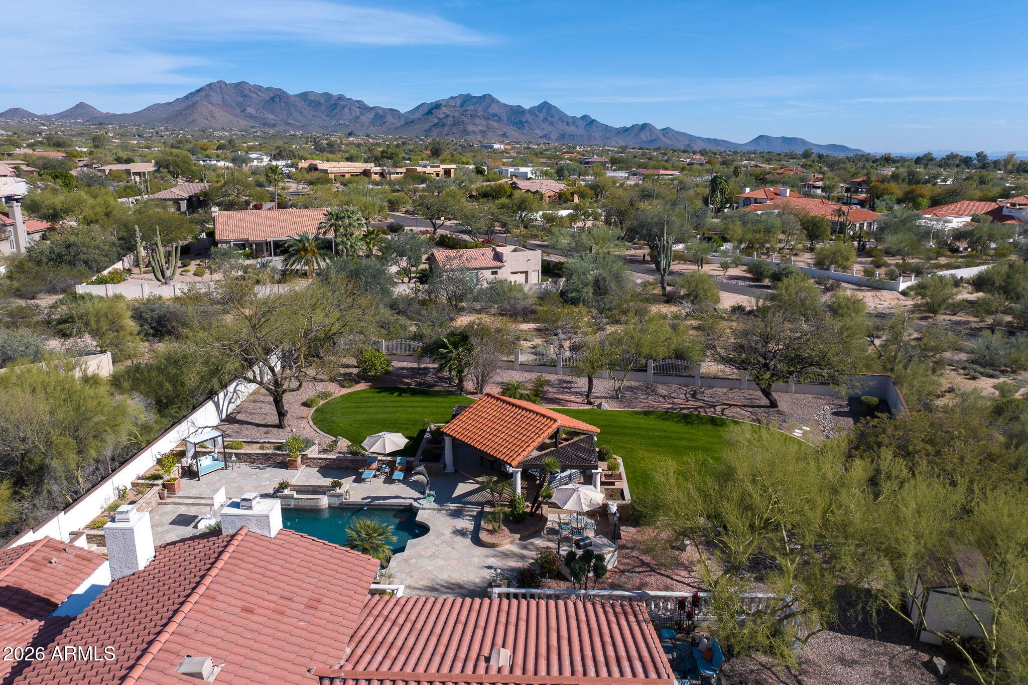 8119 E PARKVIEW Lane