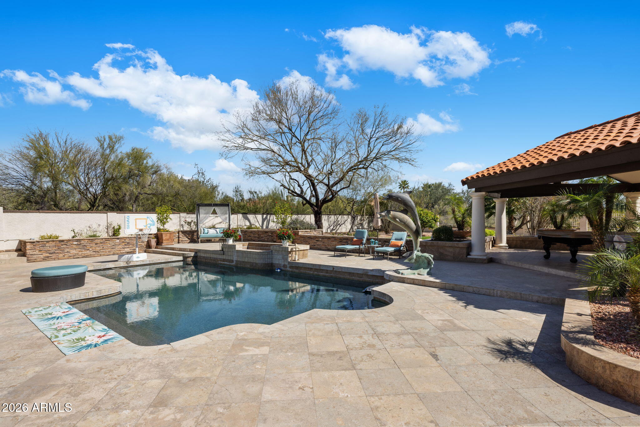 8119 E PARKVIEW Lane