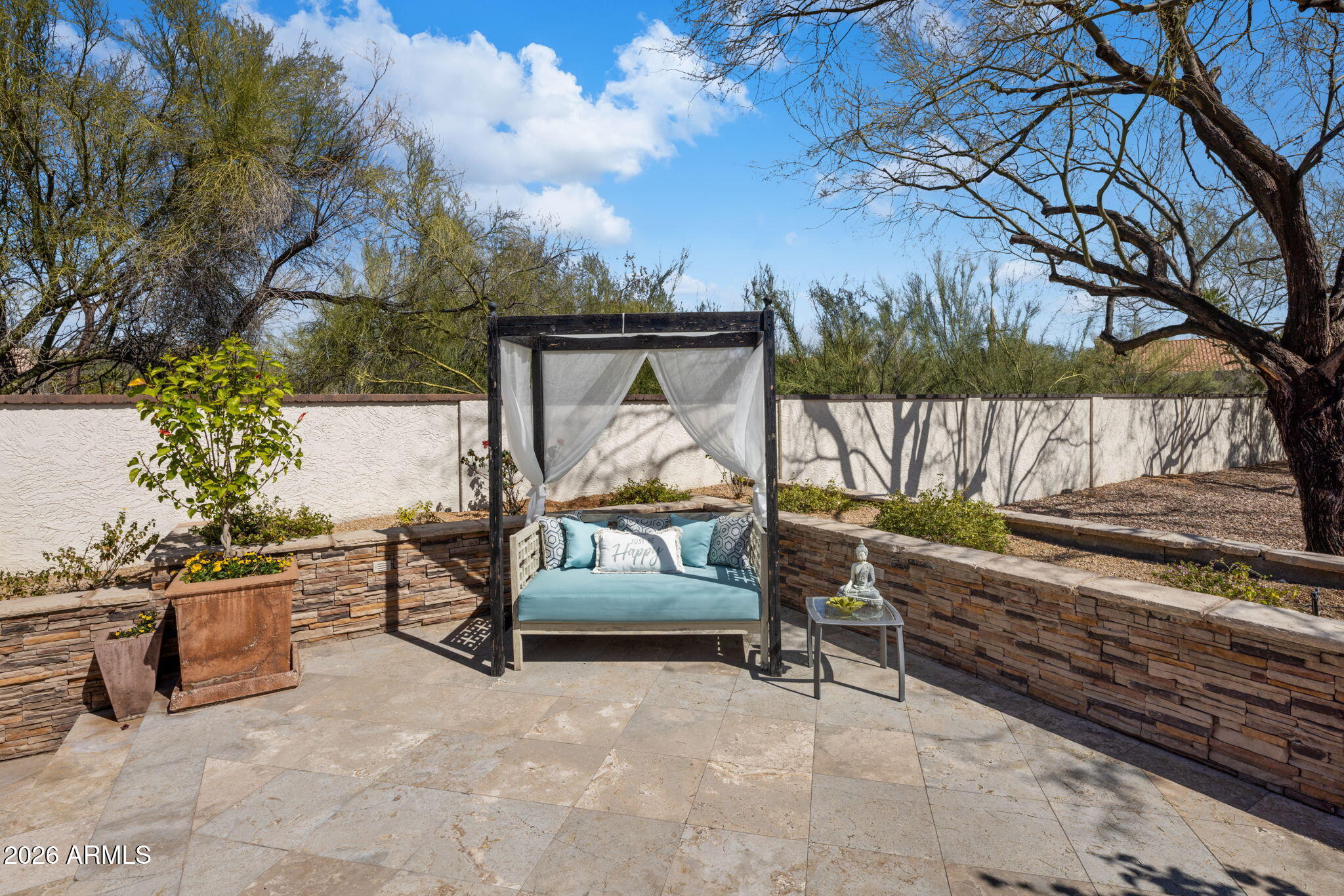 8119 E PARKVIEW Lane