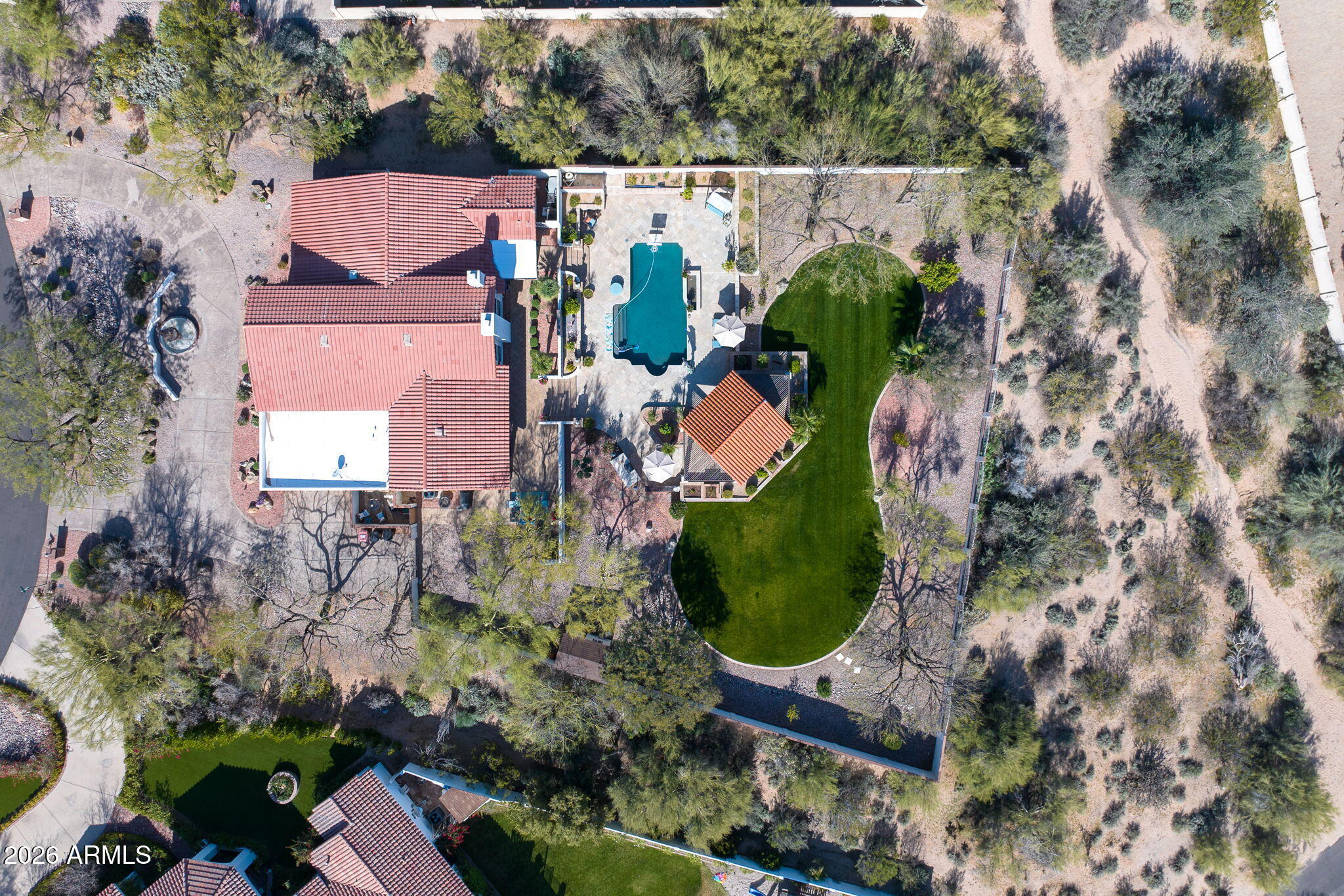 8119 E PARKVIEW Lane