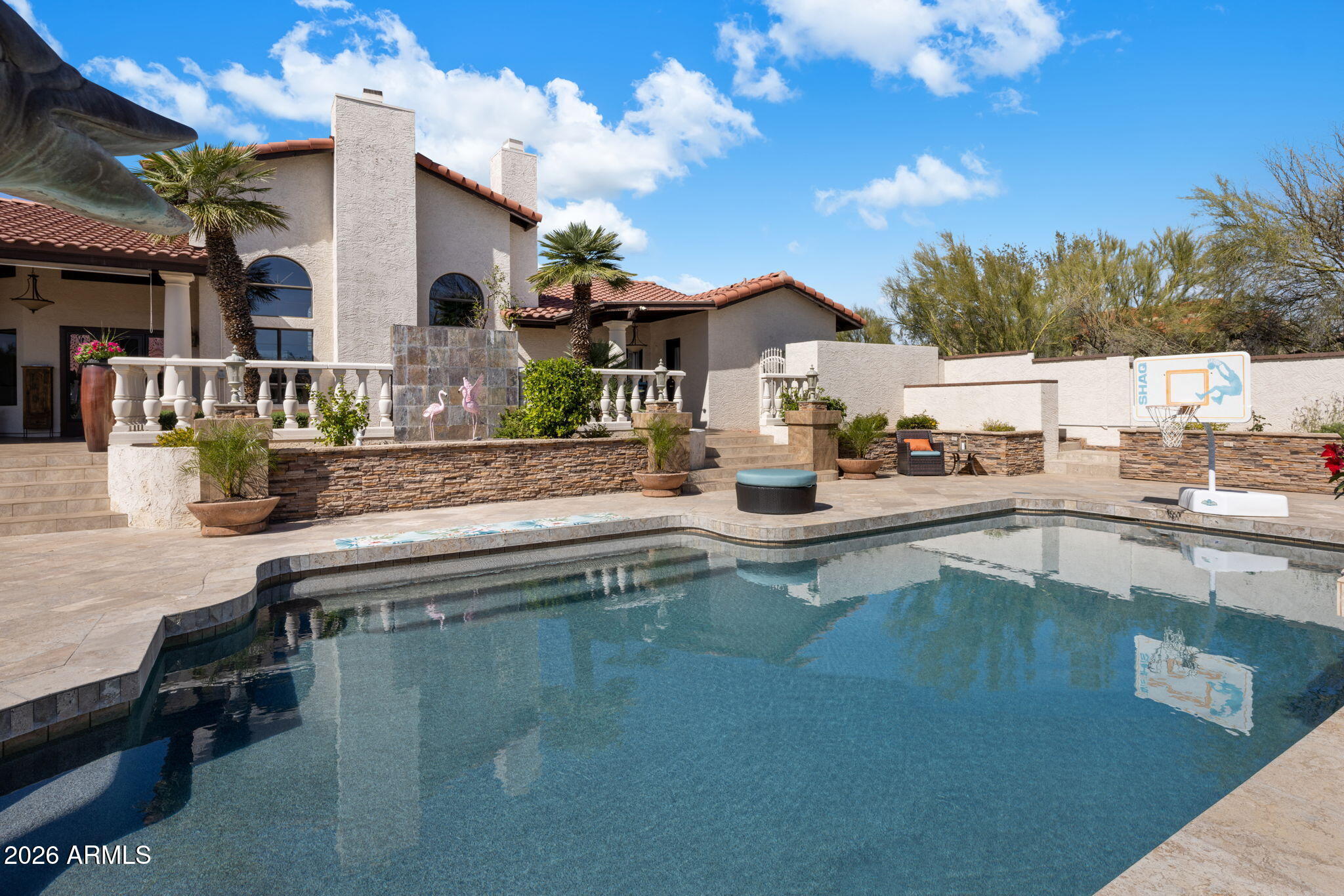 8119 E PARKVIEW Lane