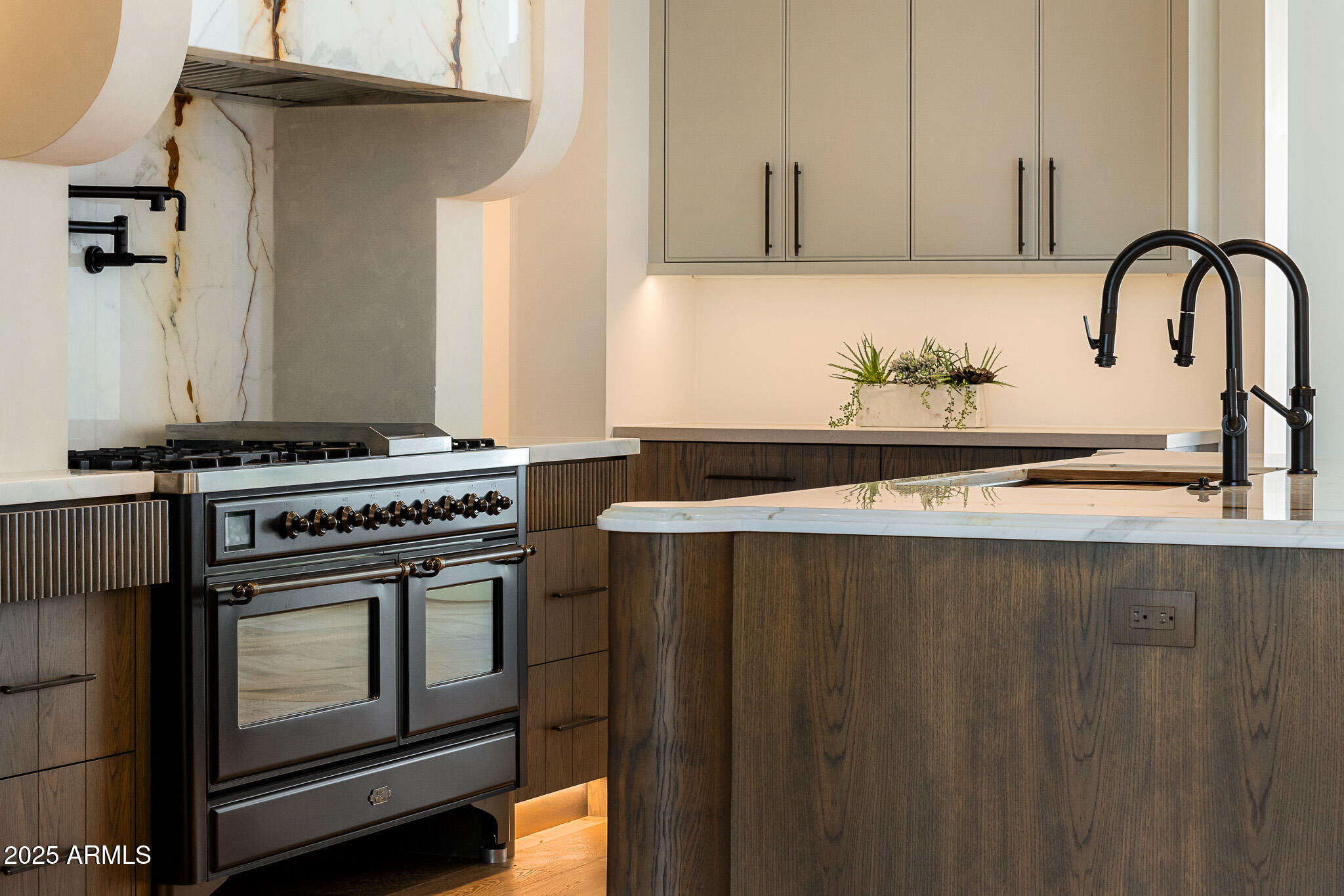 6126 E JOSHUA TREE Lane