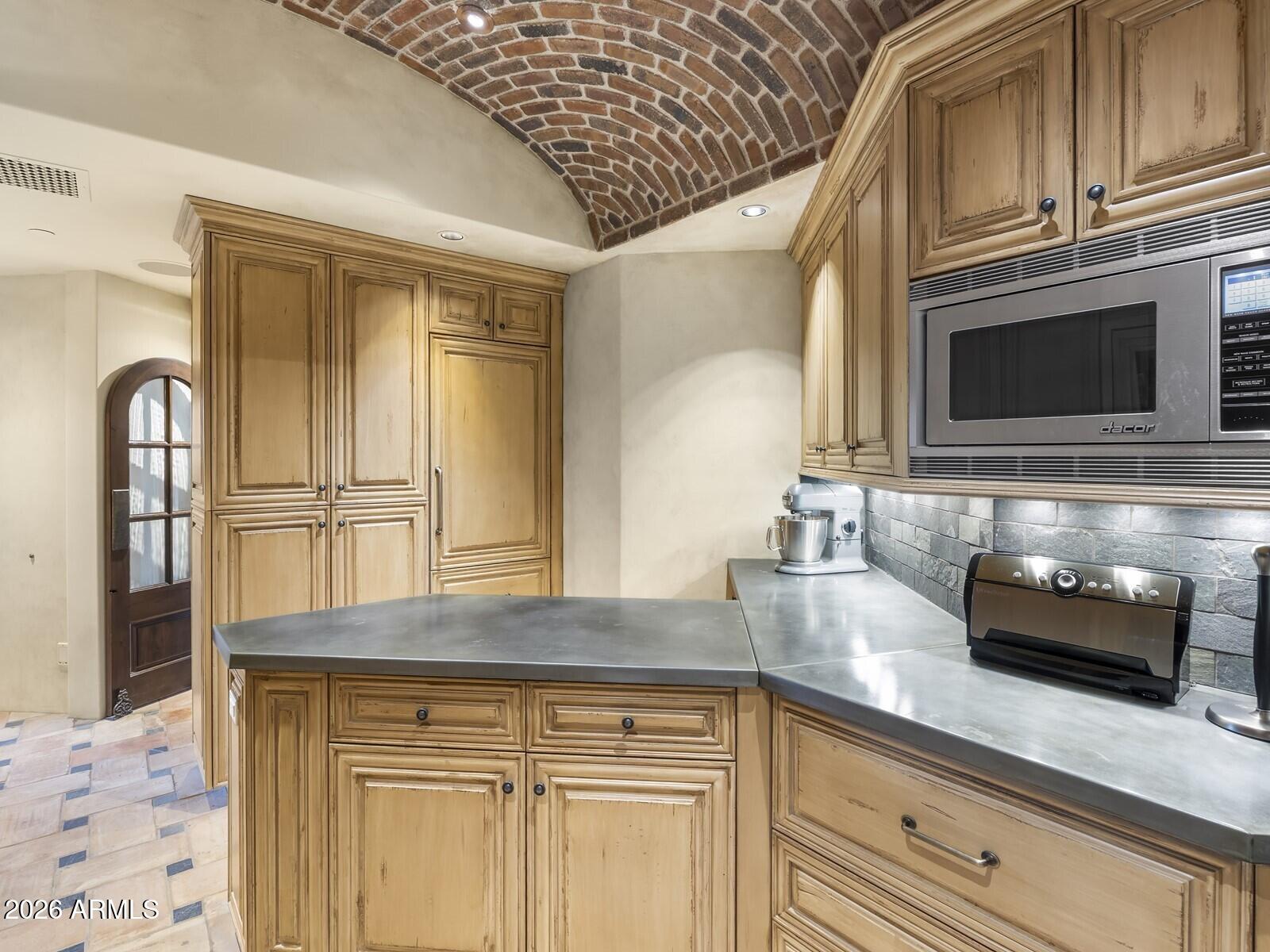 6619 E STALLION Road