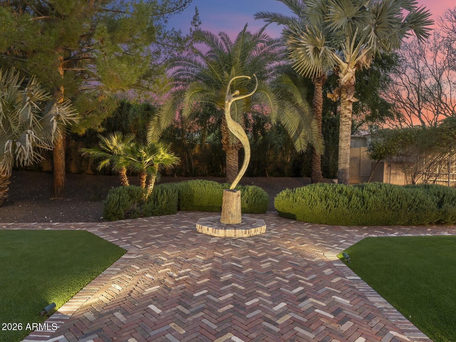 6619 E STALLION Road