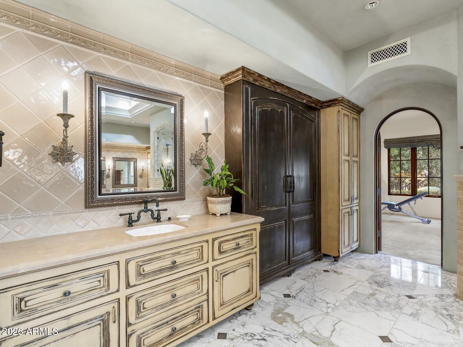 6619 E STALLION Road