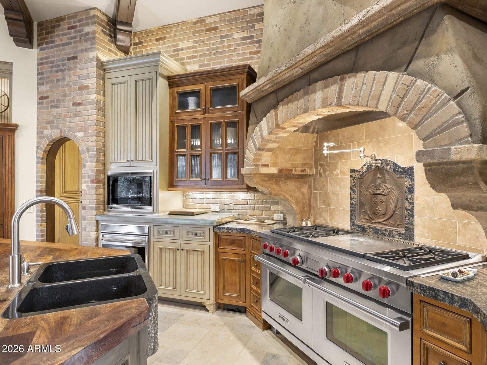 6619 E STALLION Road