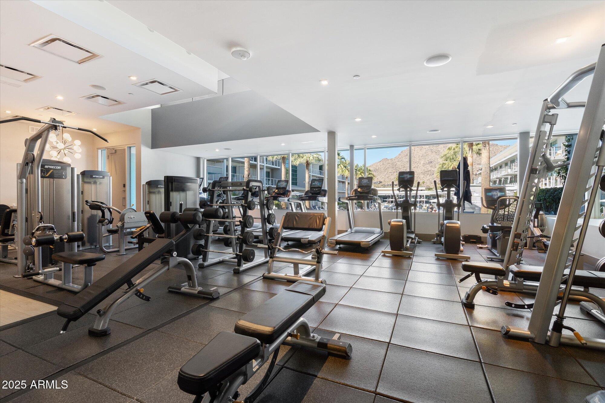 5455 E LINCOLN Drive 2009