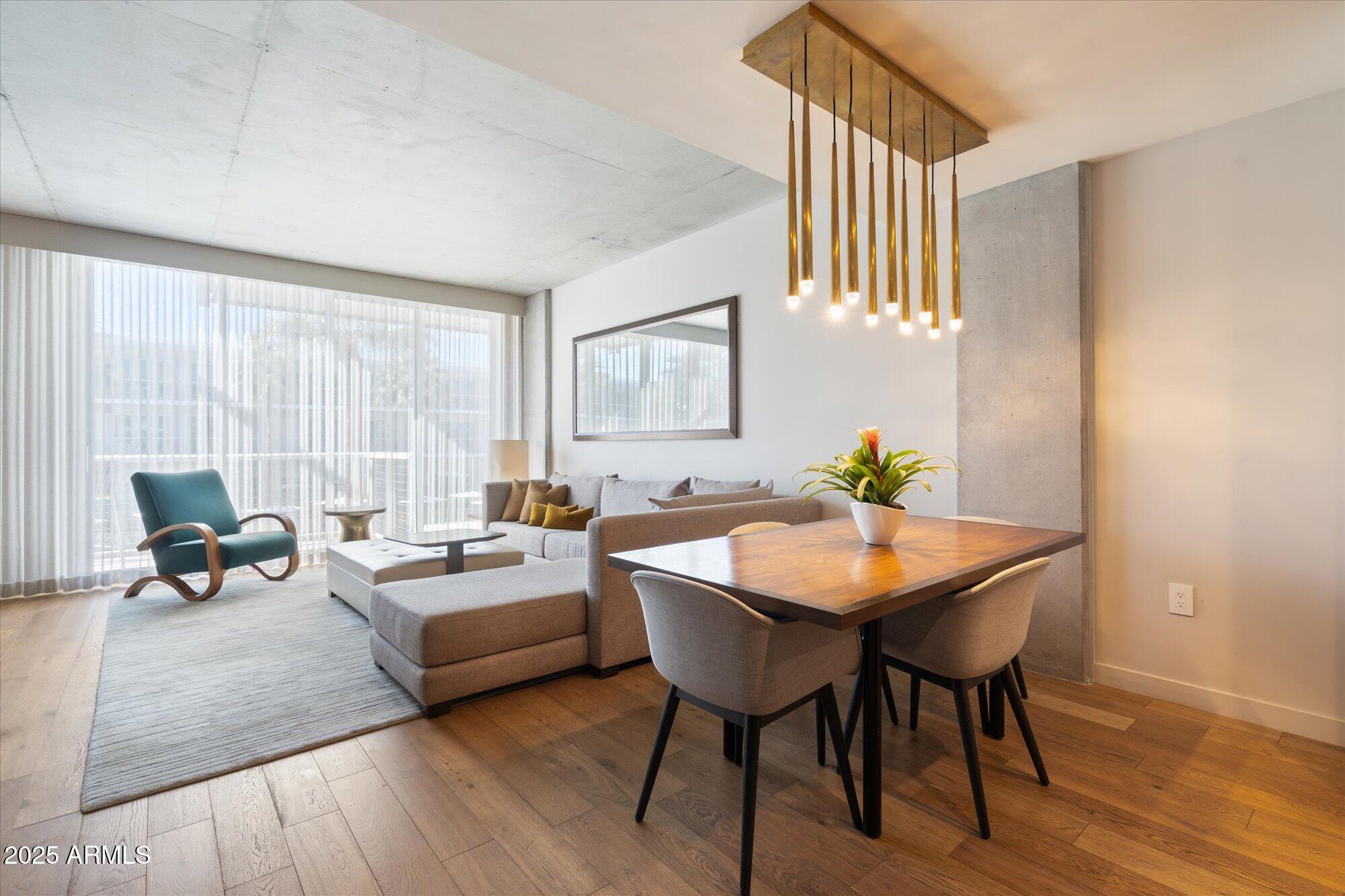 5455 E LINCOLN Drive 2009