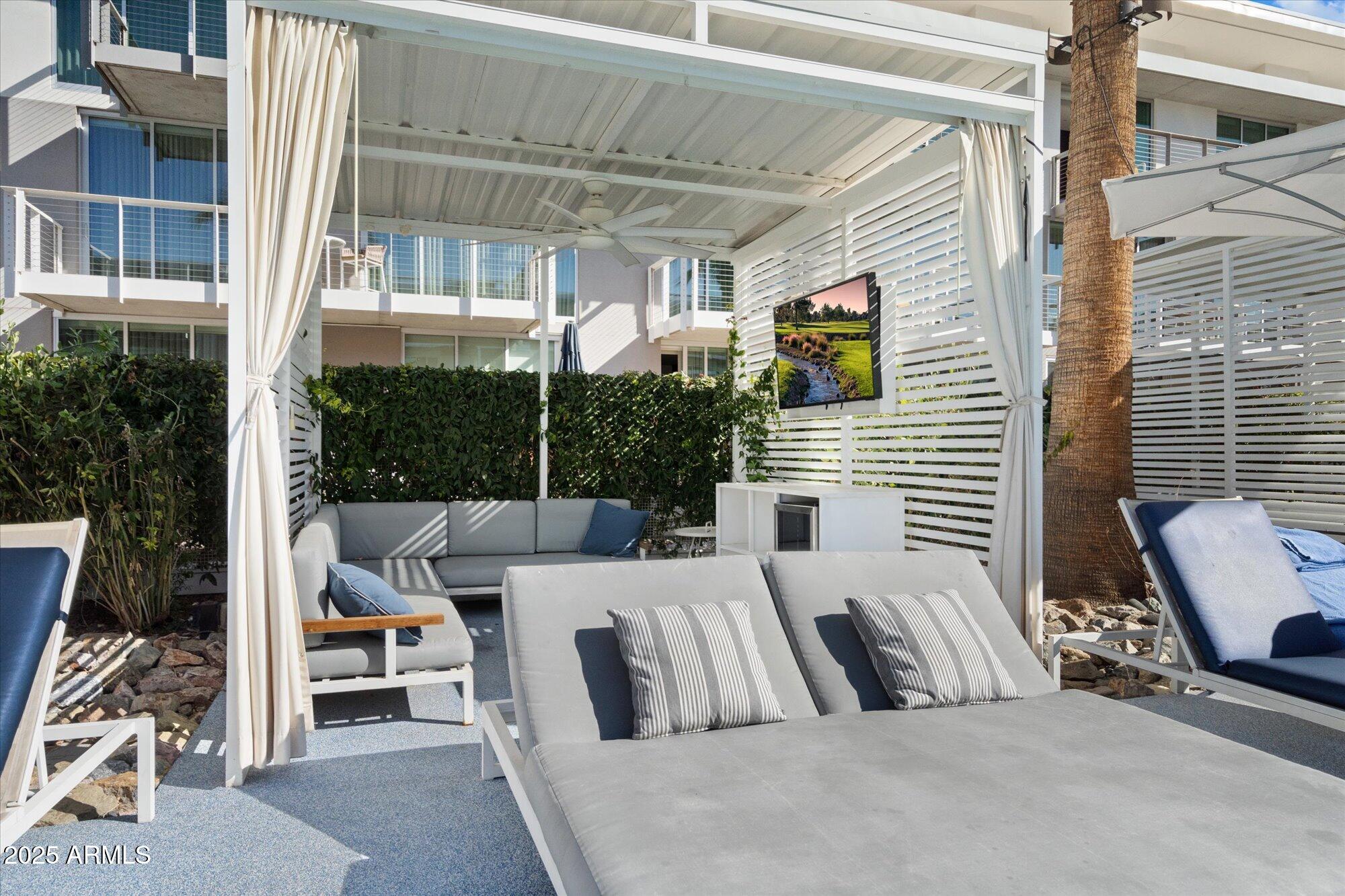 5455 E LINCOLN Drive 2009