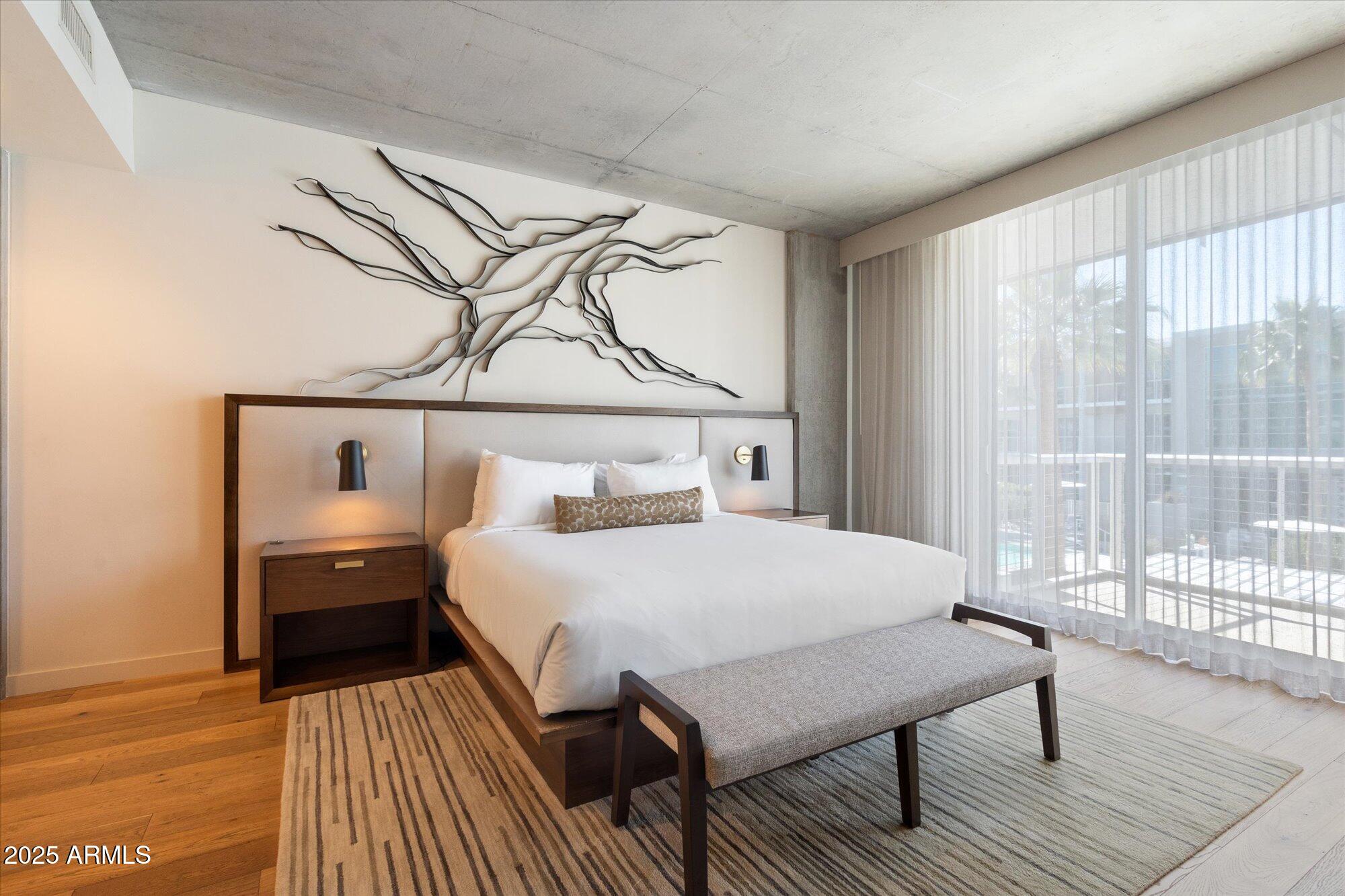 5455 E LINCOLN Drive 2009