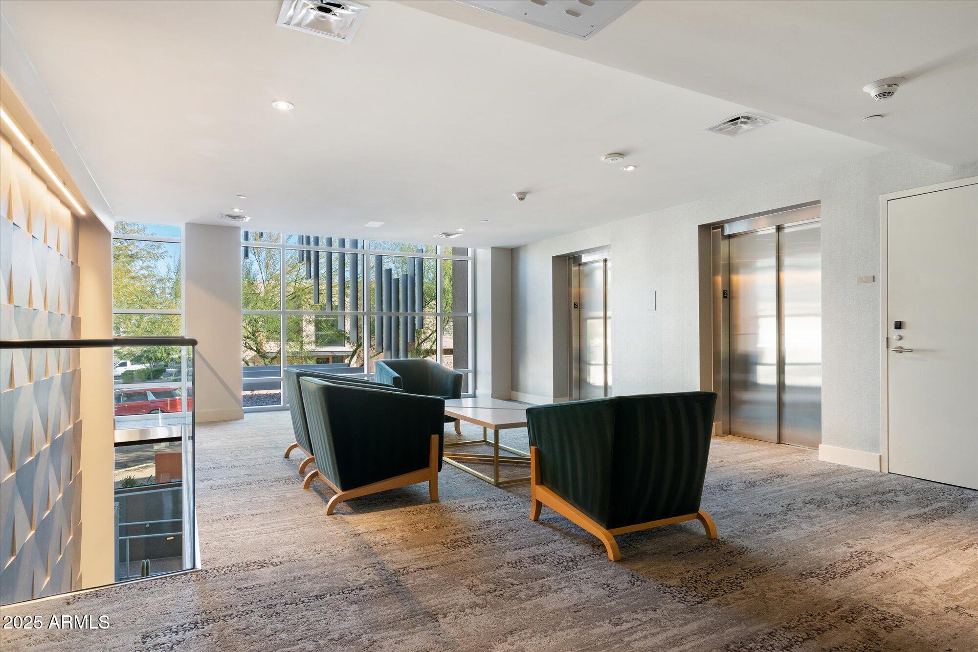 5455 E LINCOLN Drive 2009