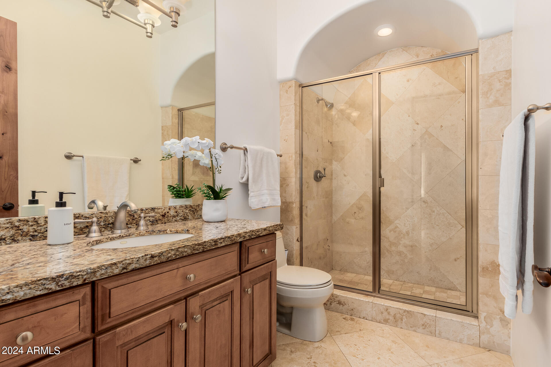 1953 E MONTEBELLO Avenue