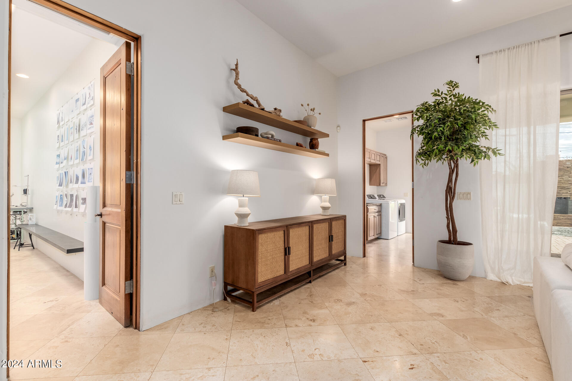 1953 E MONTEBELLO Avenue