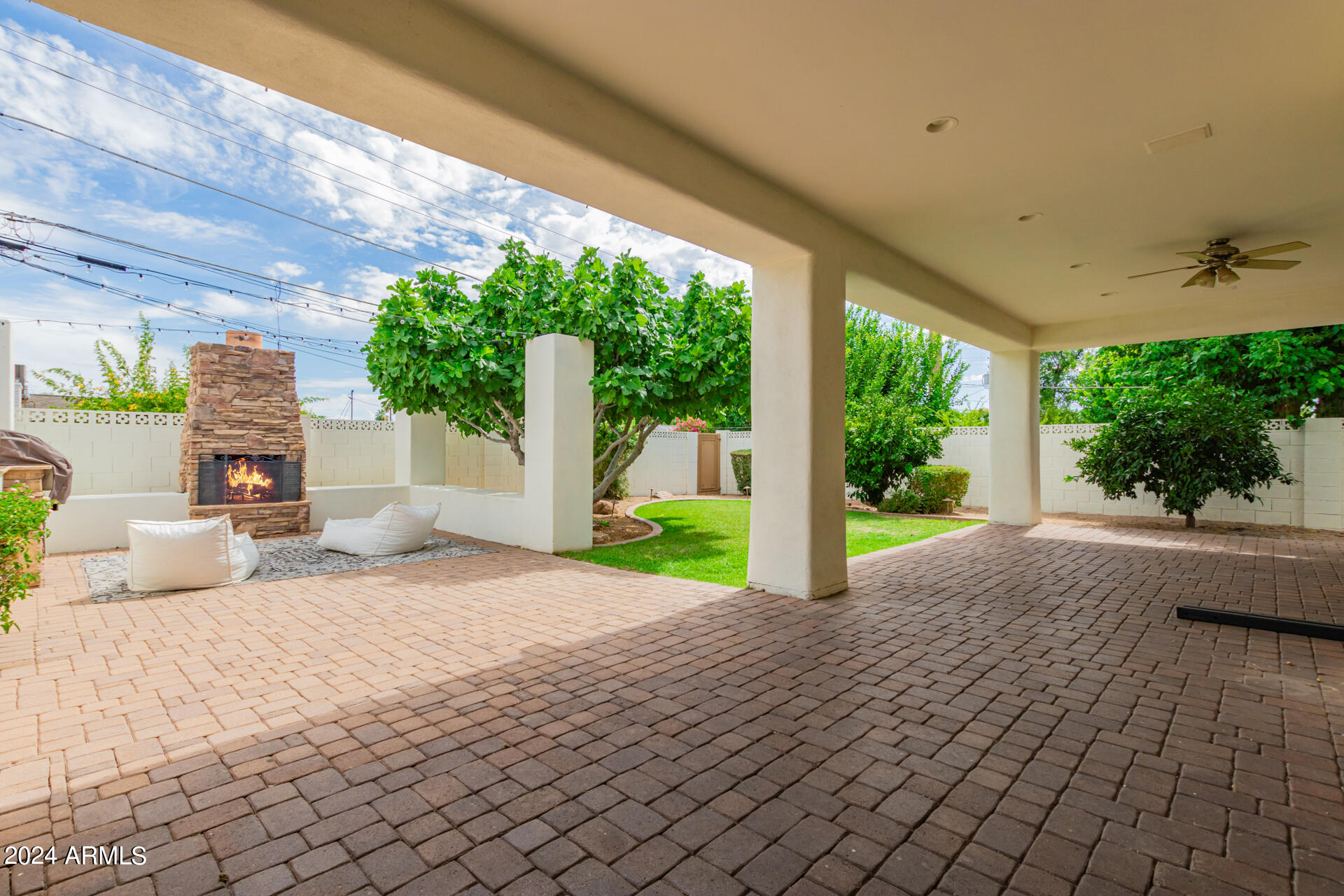 1953 E MONTEBELLO Avenue