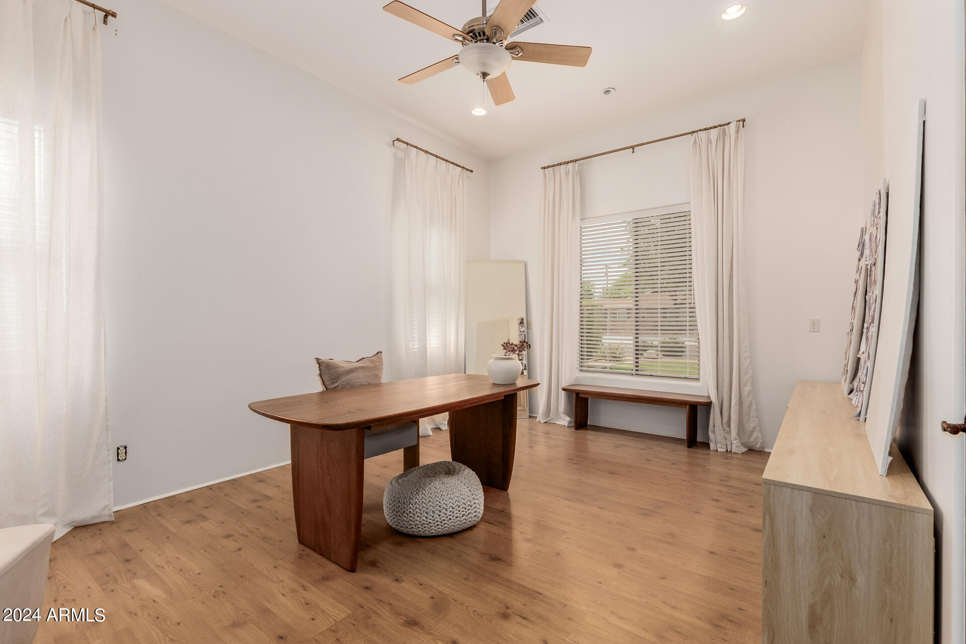 1953 E MONTEBELLO Avenue