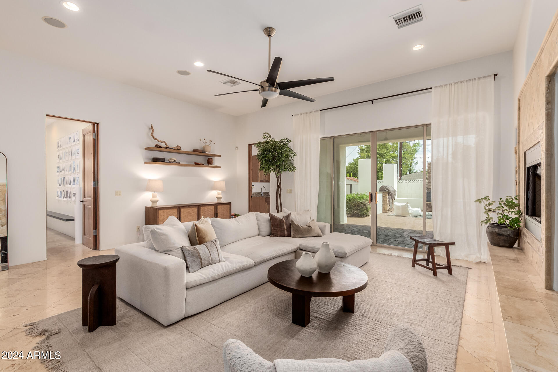 1953 E MONTEBELLO Avenue