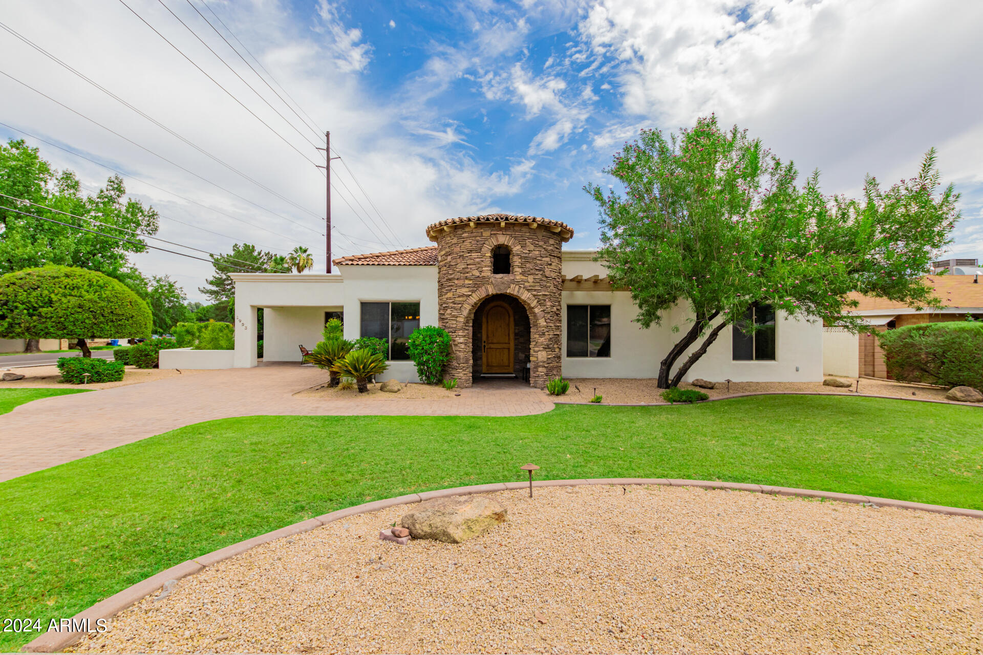 1953 E MONTEBELLO Avenue