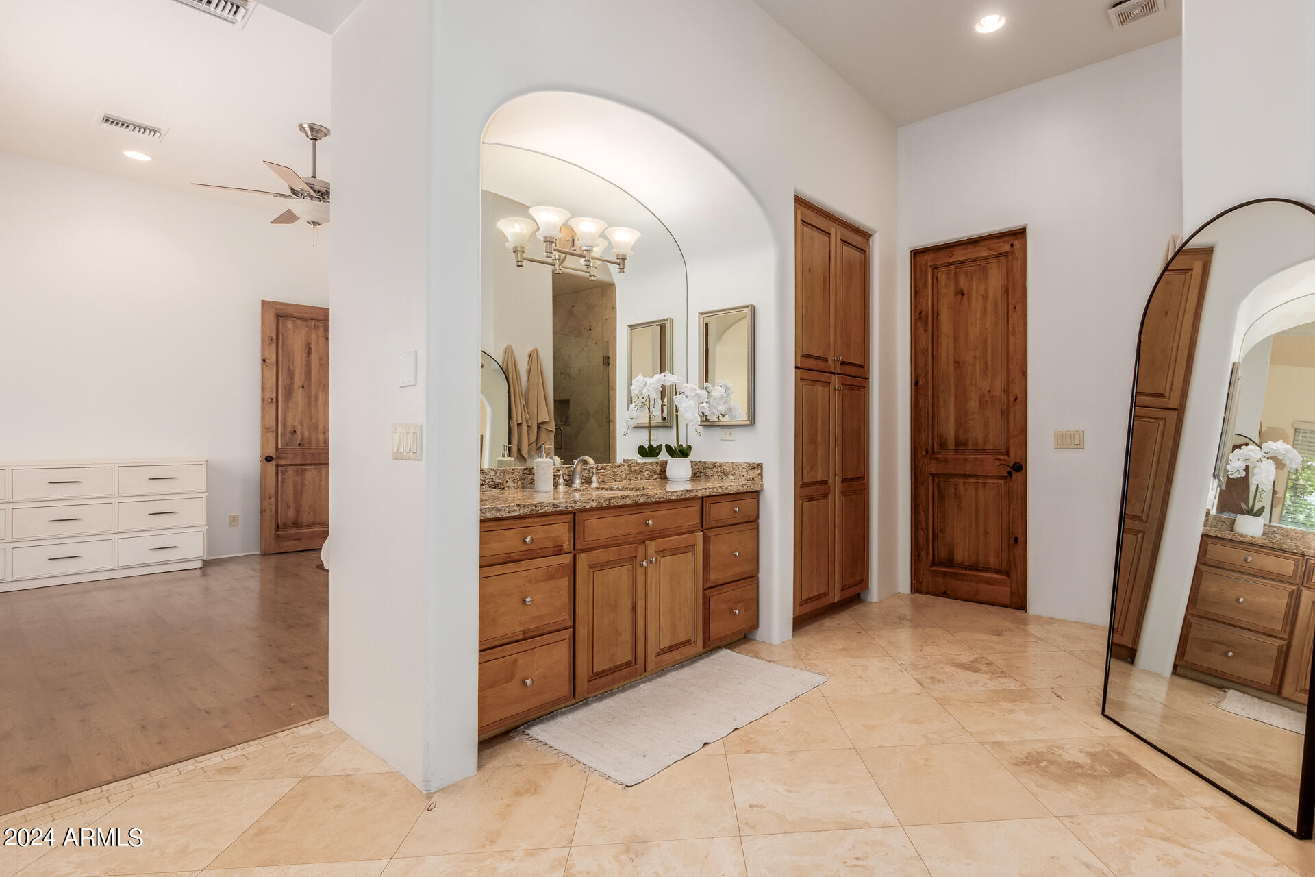 1953 E MONTEBELLO Avenue