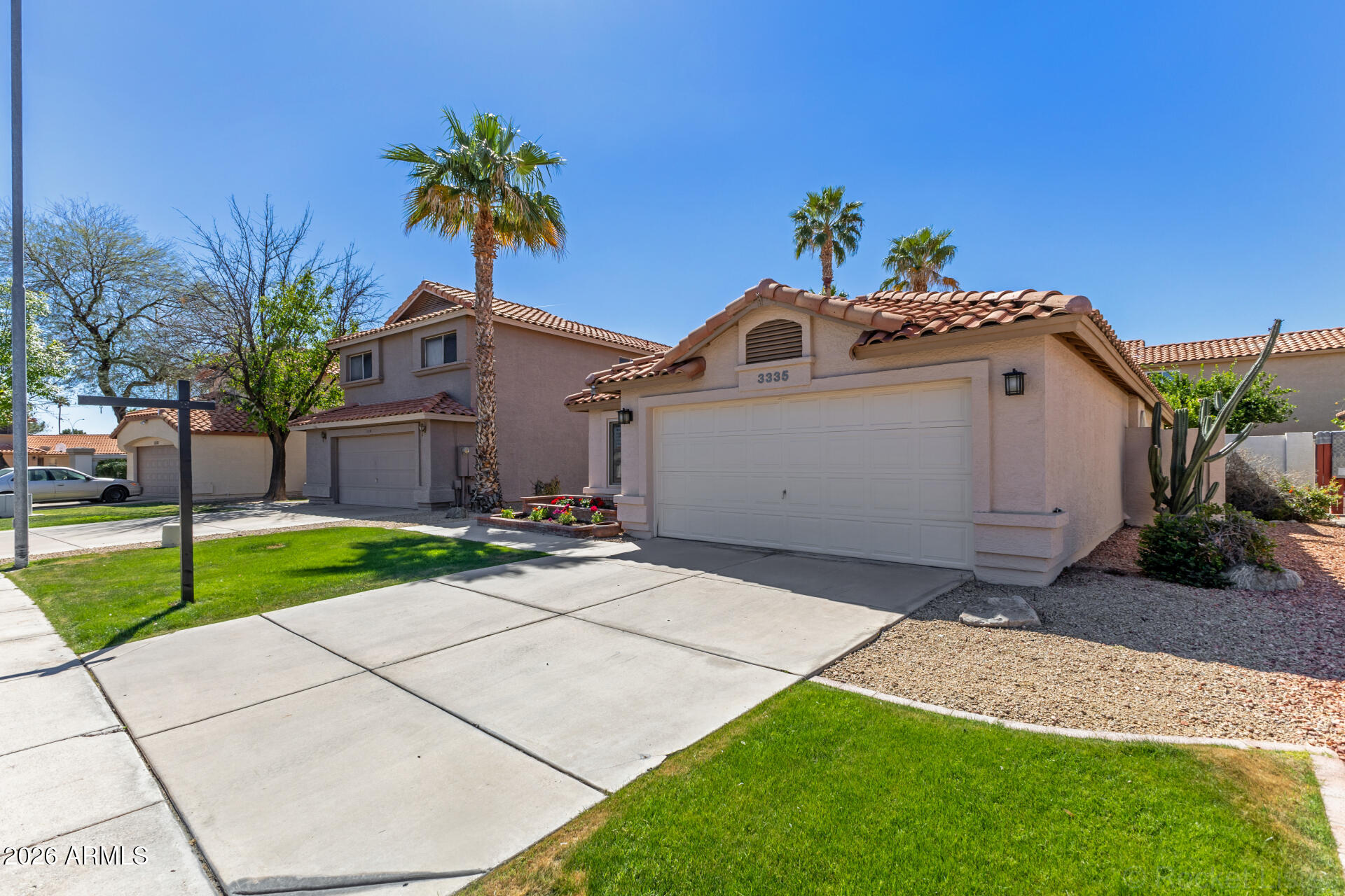 3335 W GOLDEN Lane
