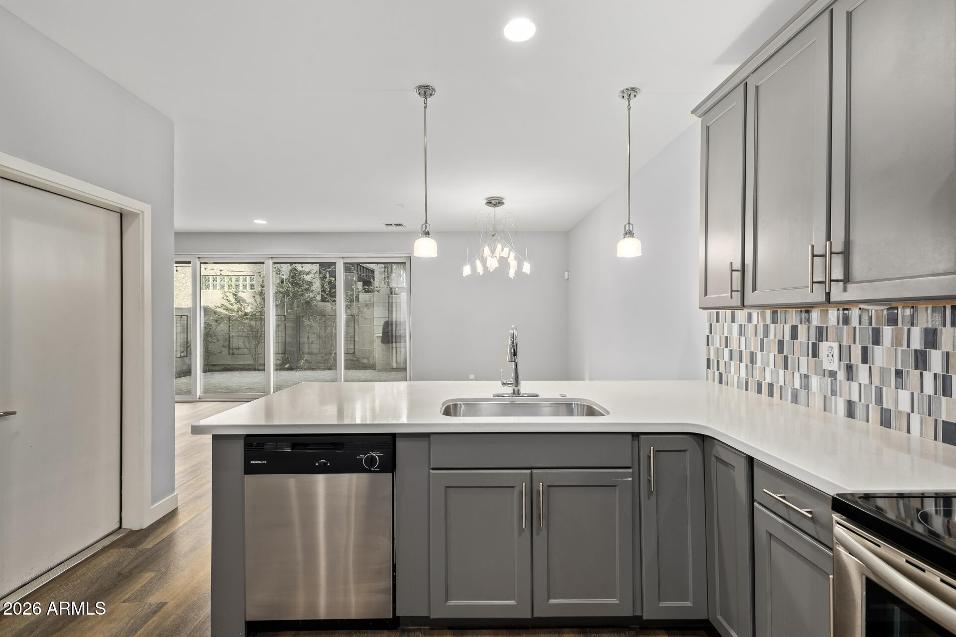 2315 E PINCHOT Avenue 126