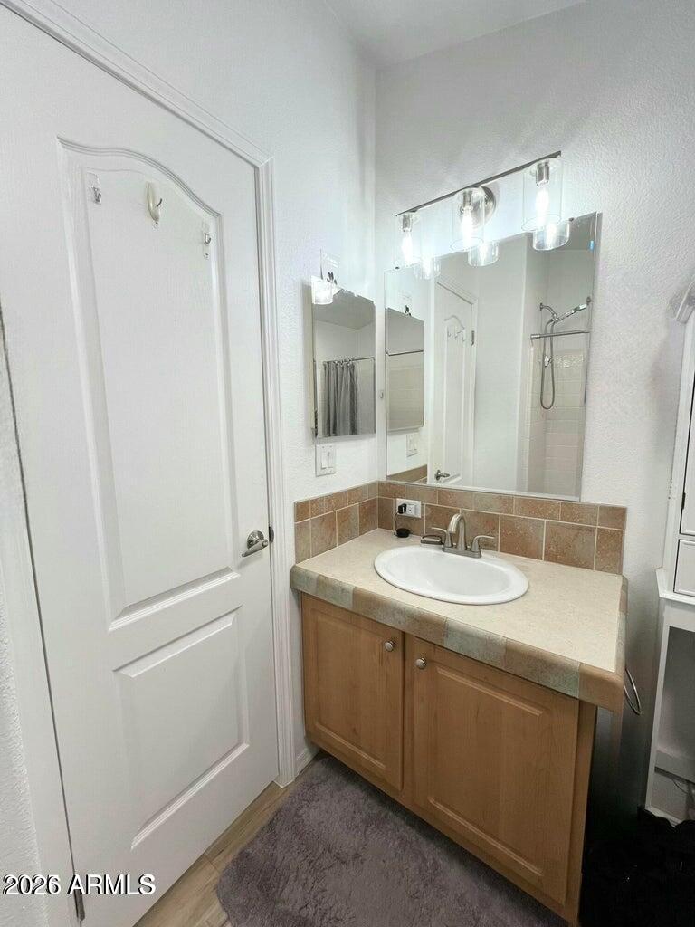 2401 W SOUTHERN Avenue OFC