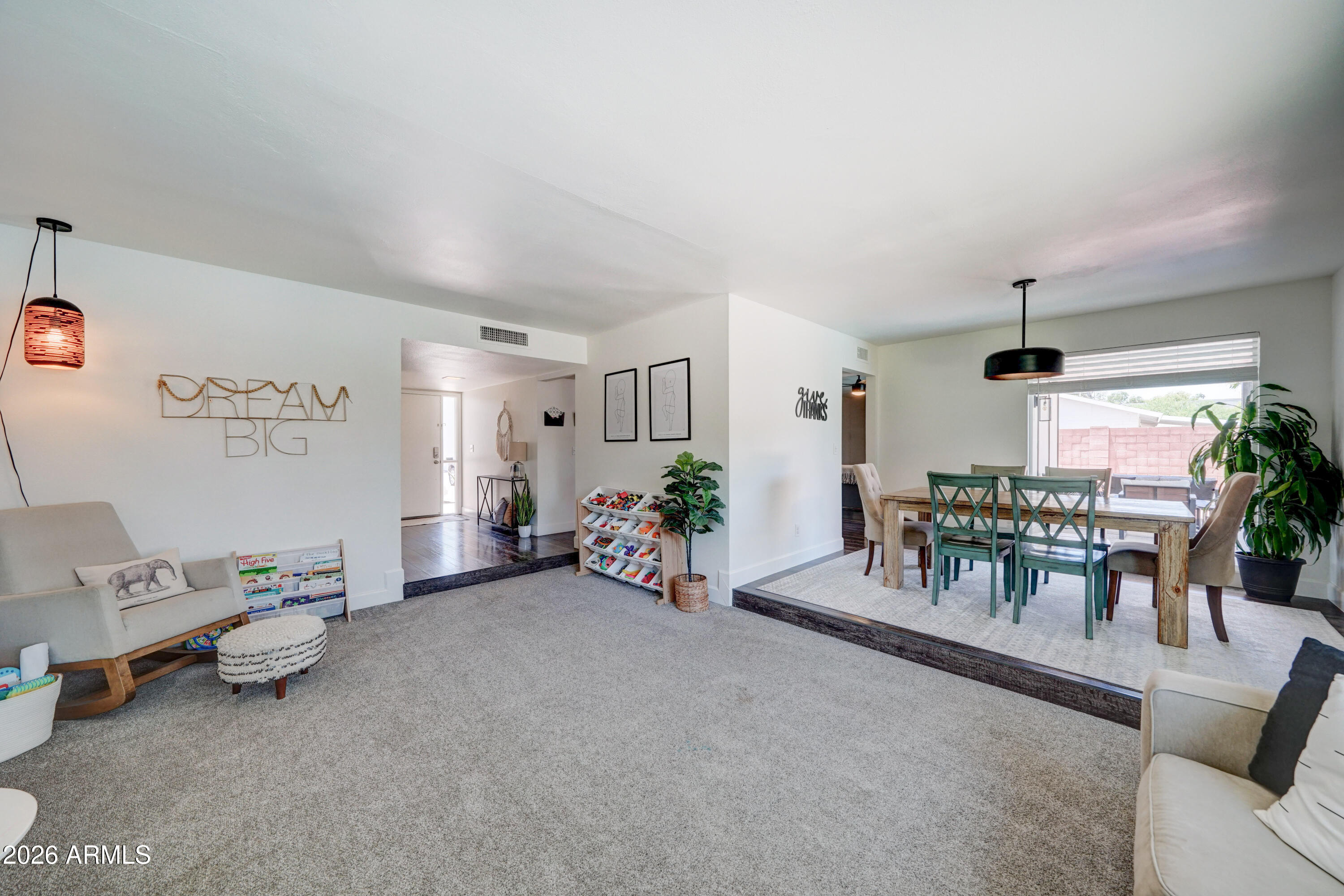 4820 E SUNNYSIDE Drive