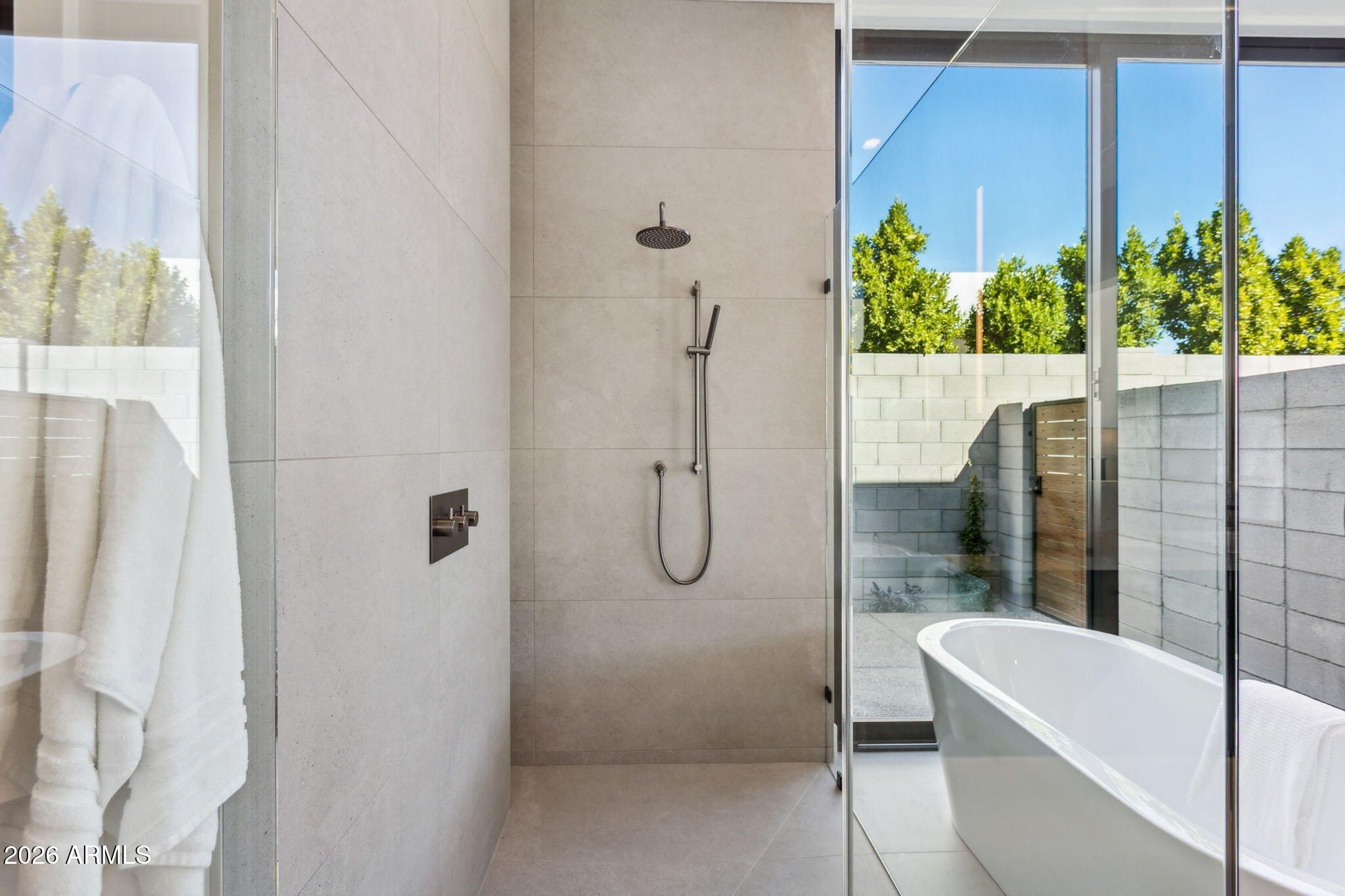 1832 E PALMAIRE Avenue