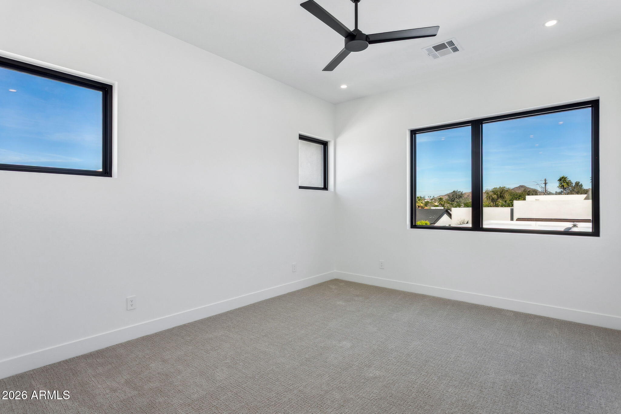 1832 E PALMAIRE Avenue