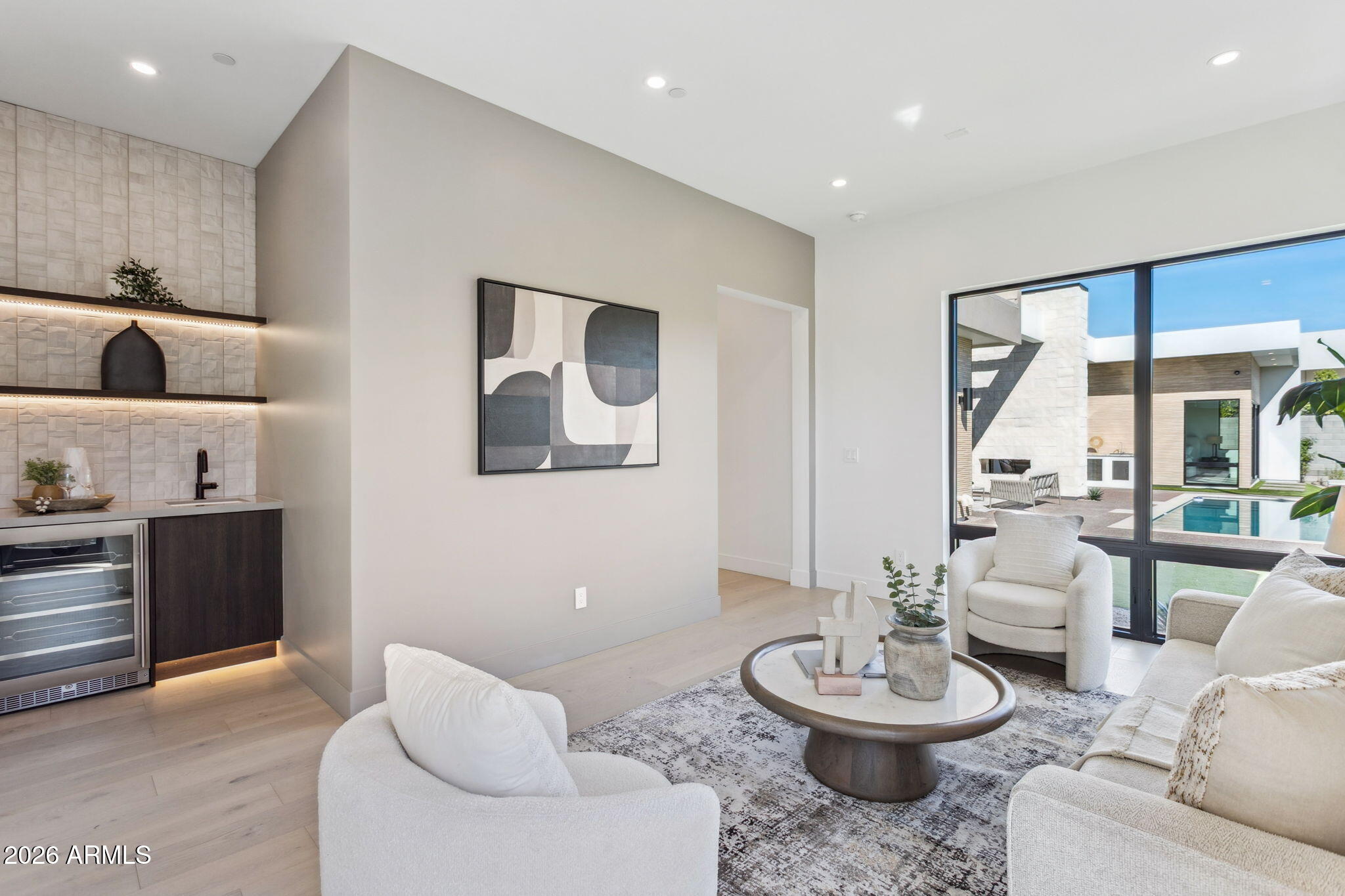 1832 E PALMAIRE Avenue