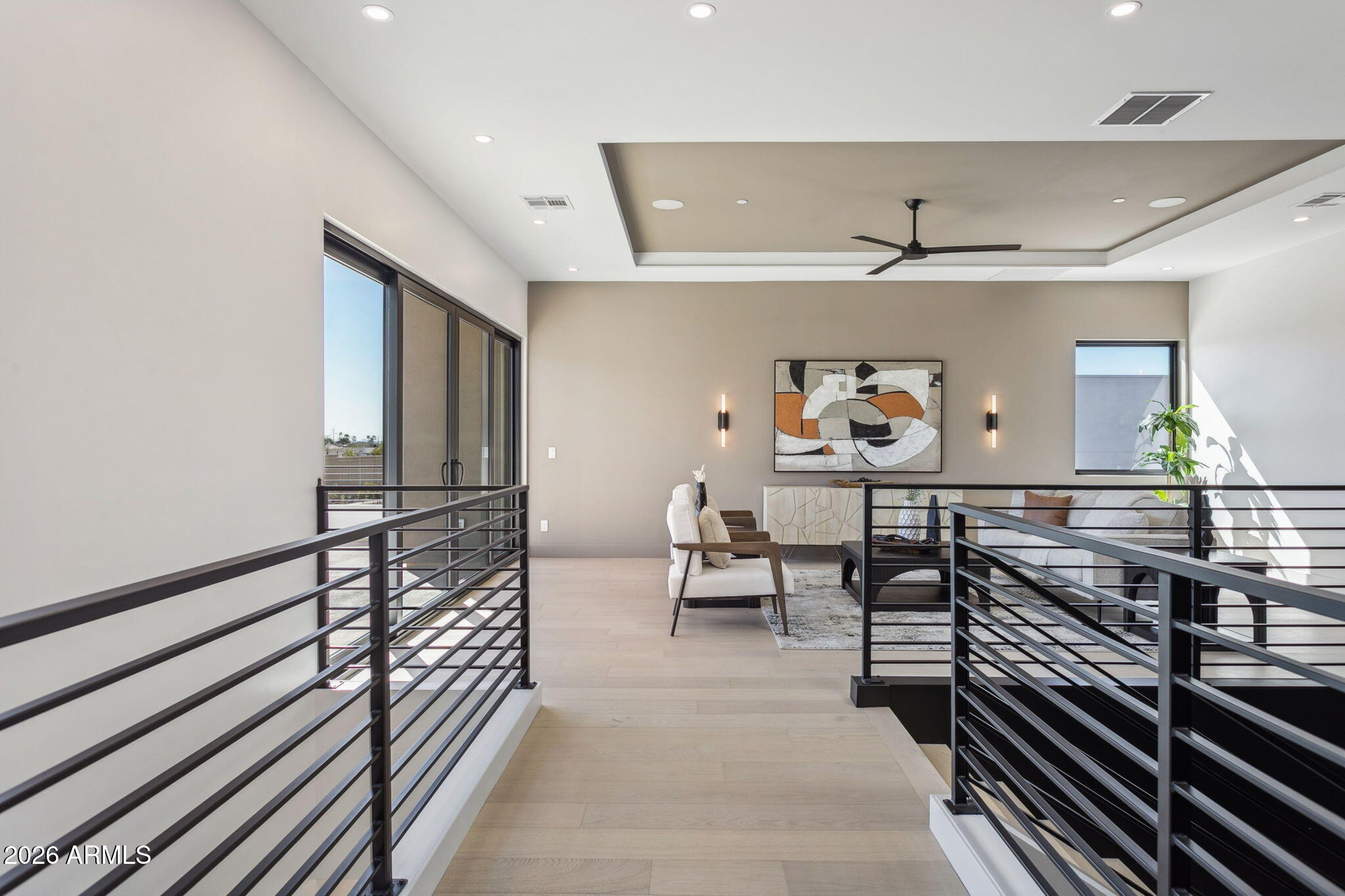 1832 E PALMAIRE Avenue