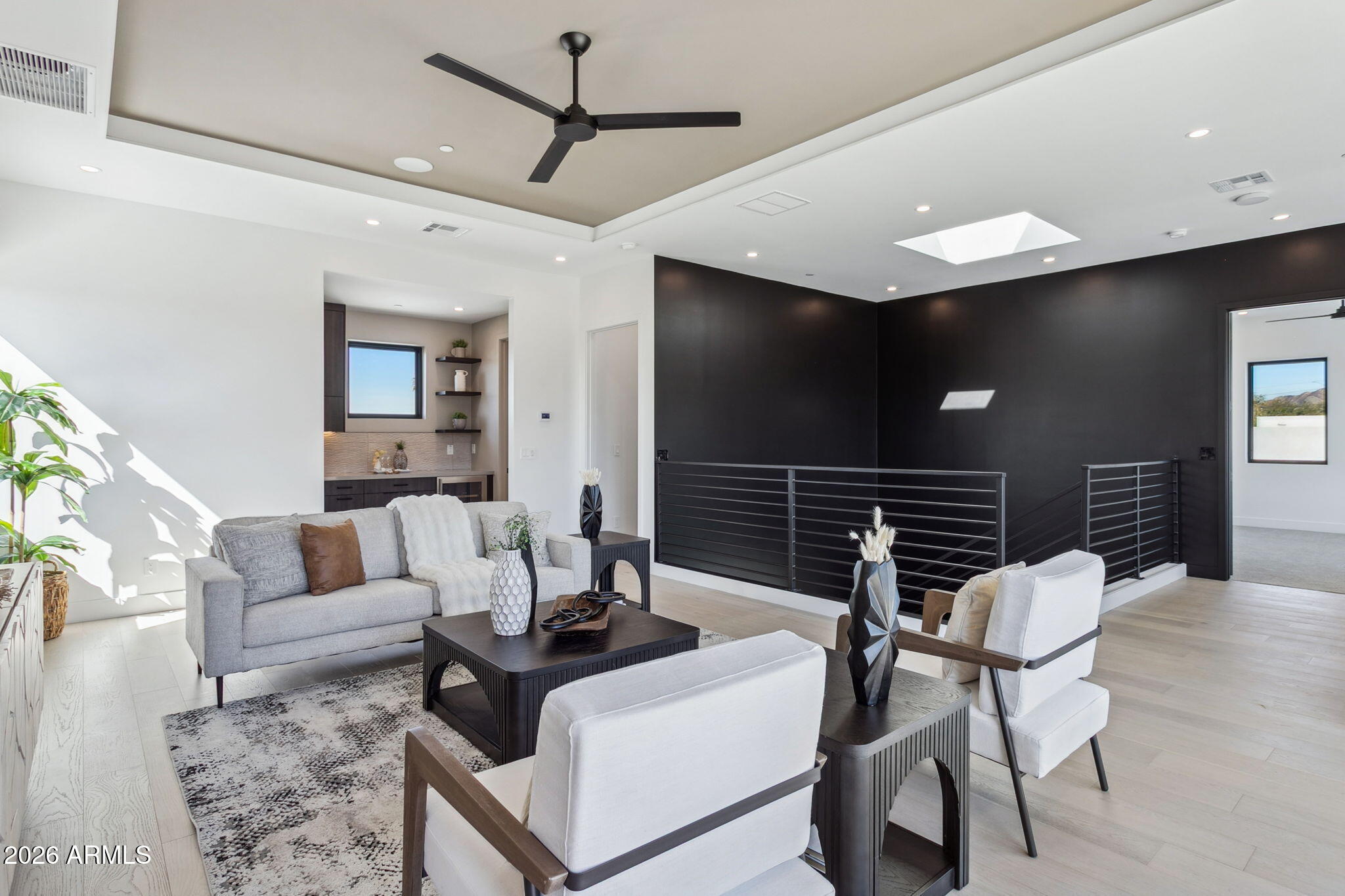 1832 E PALMAIRE Avenue