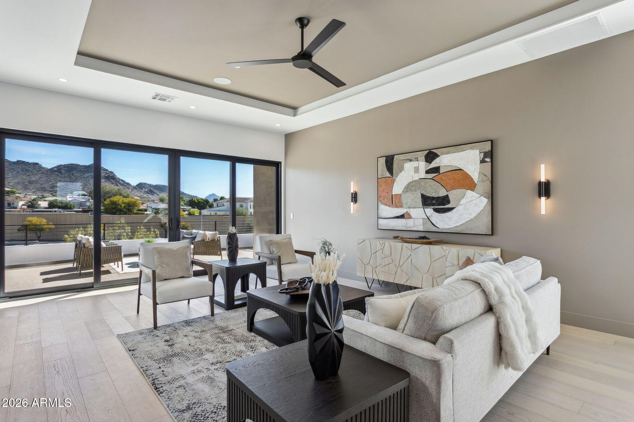 1832 E PALMAIRE Avenue