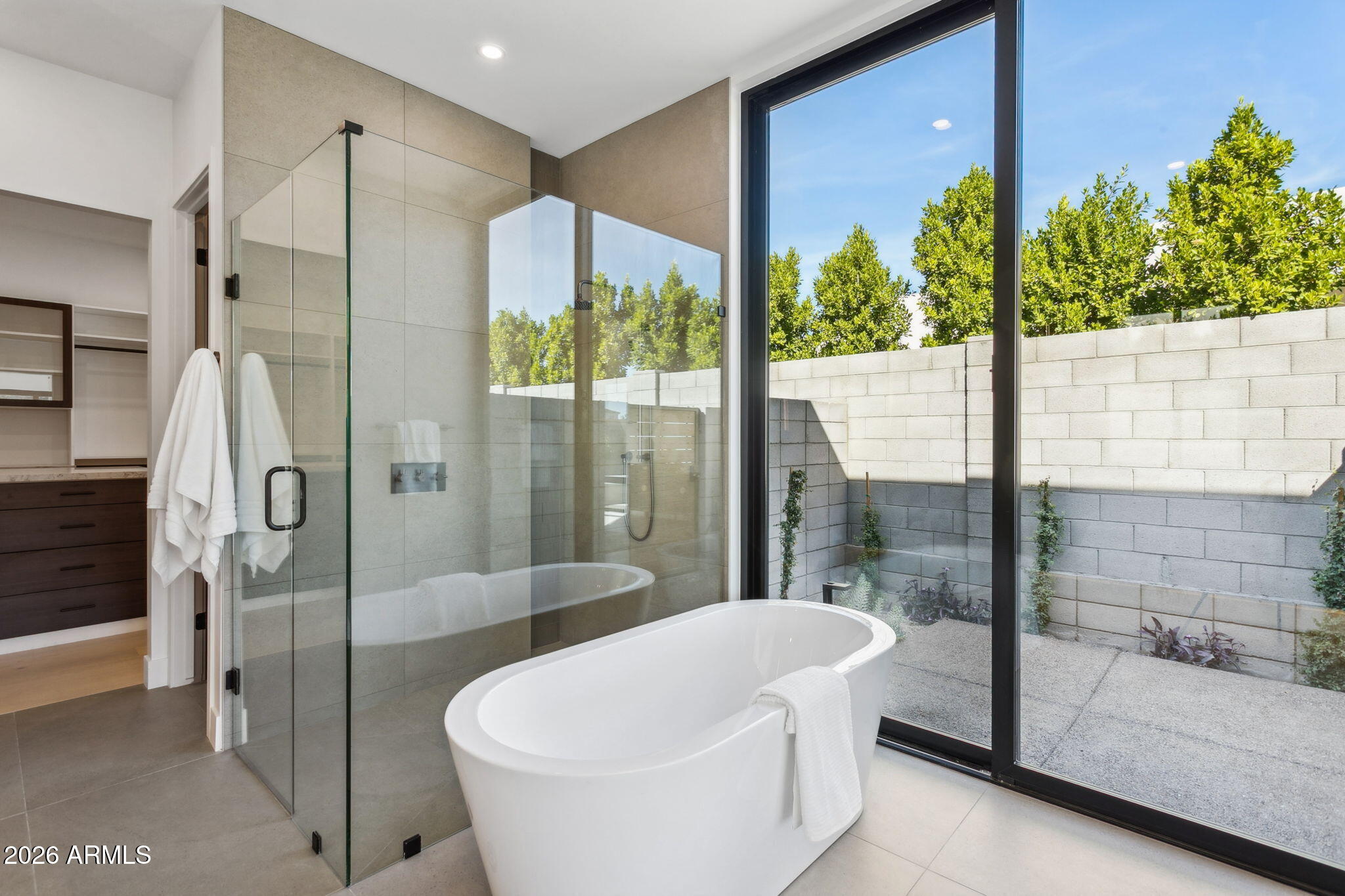 1832 E PALMAIRE Avenue