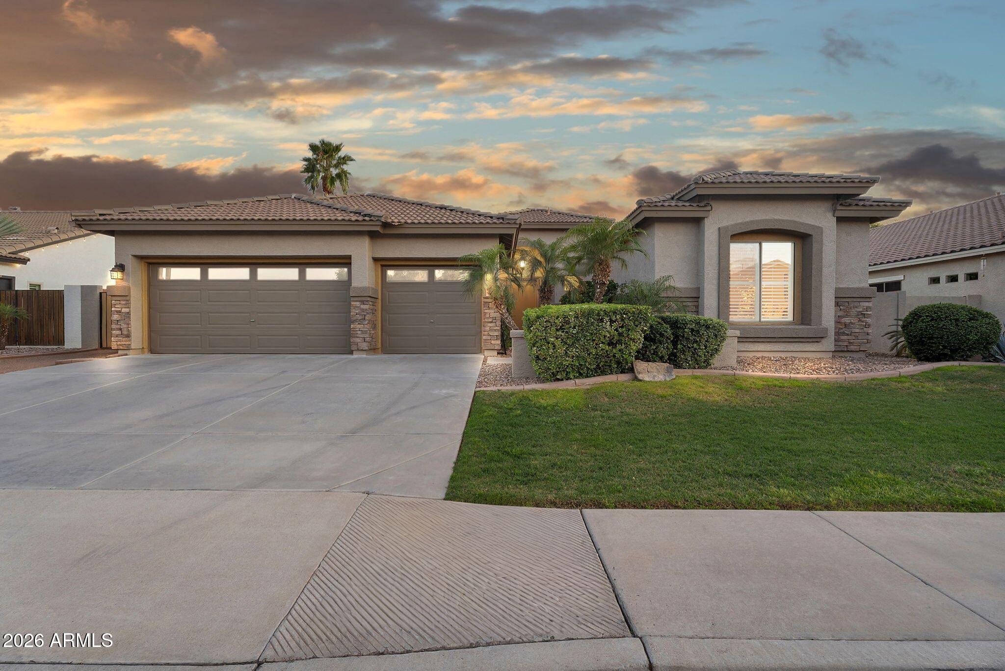 4155 E DUBOIS Avenue