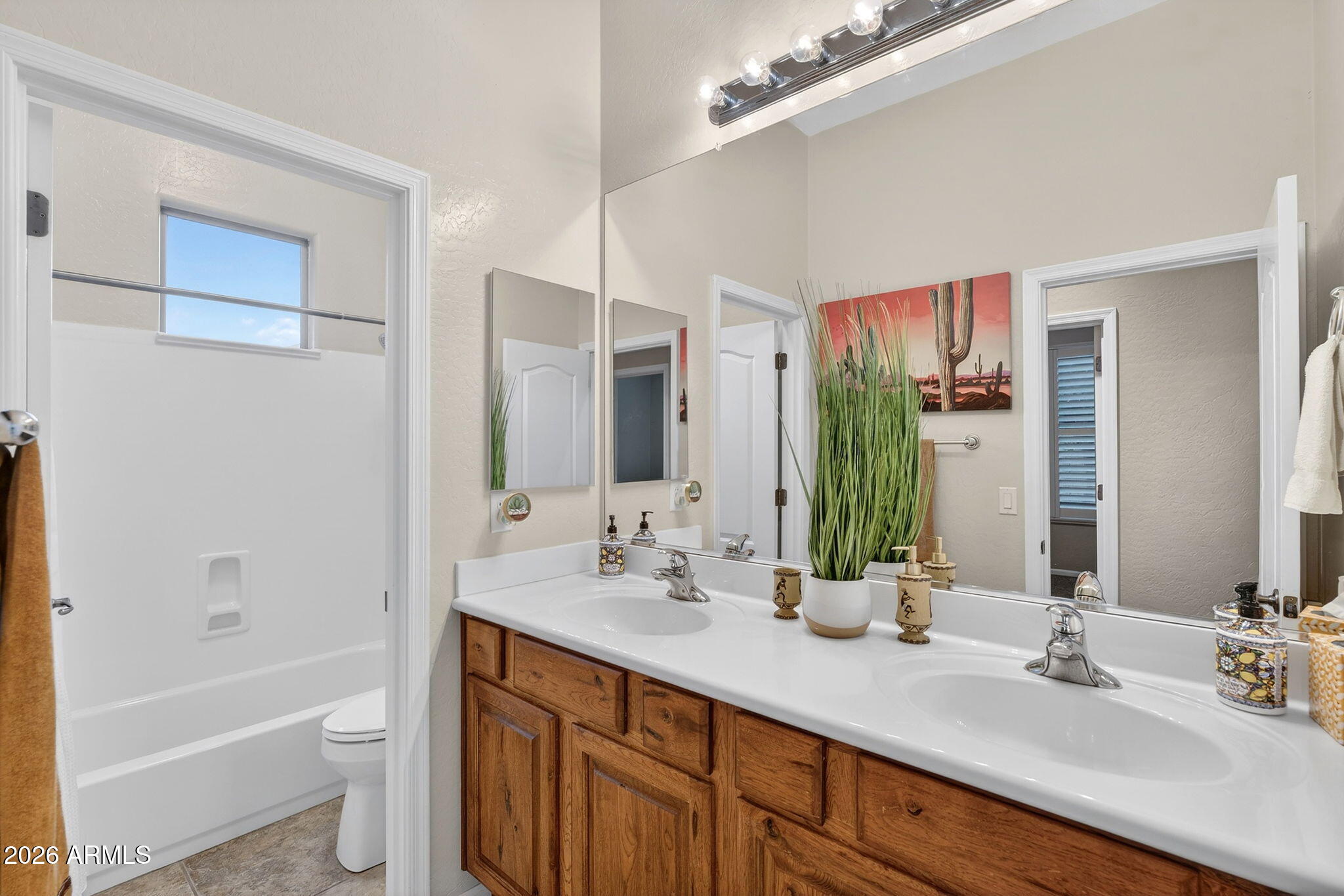 4155 E DUBOIS Avenue