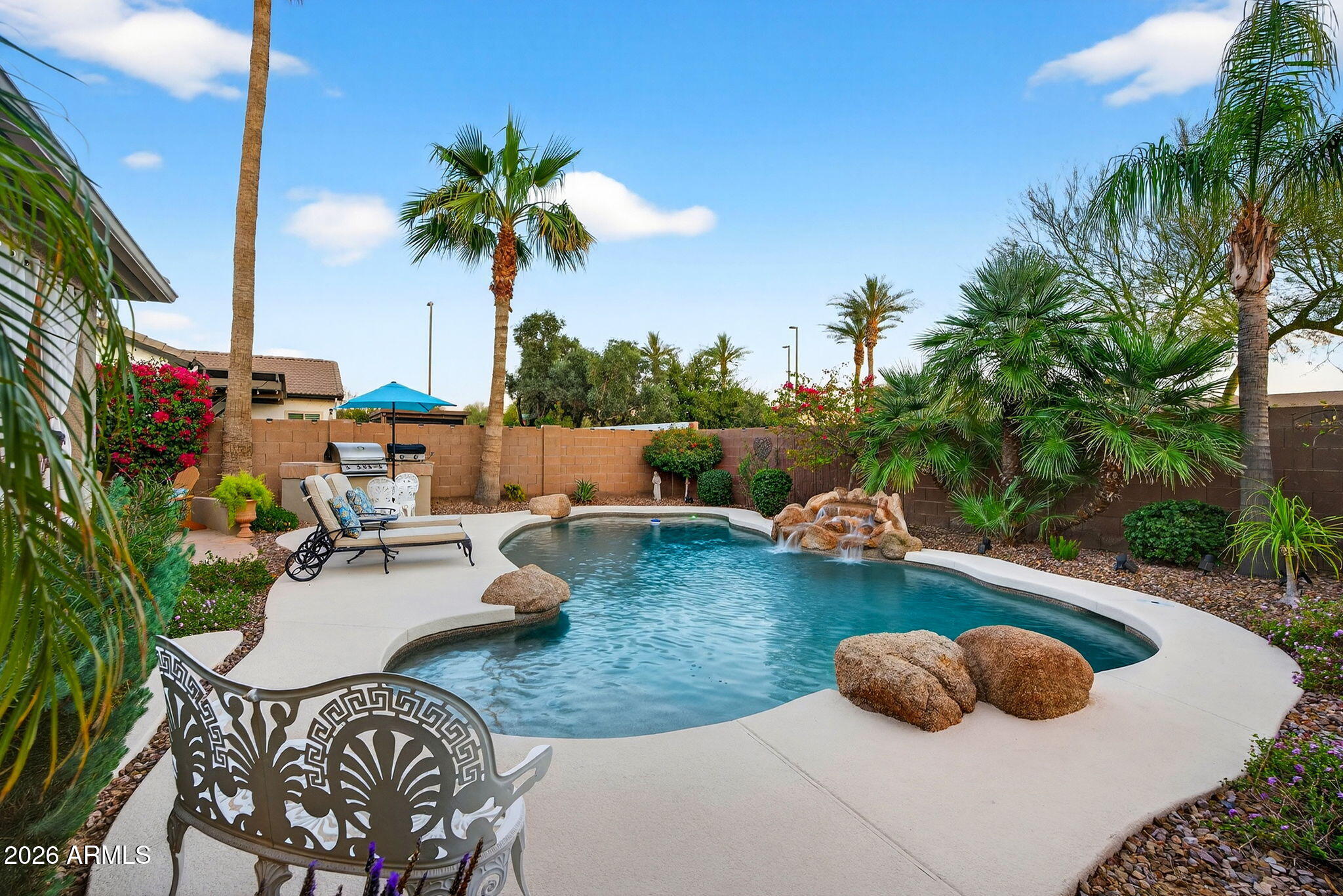 4155 E DUBOIS Avenue